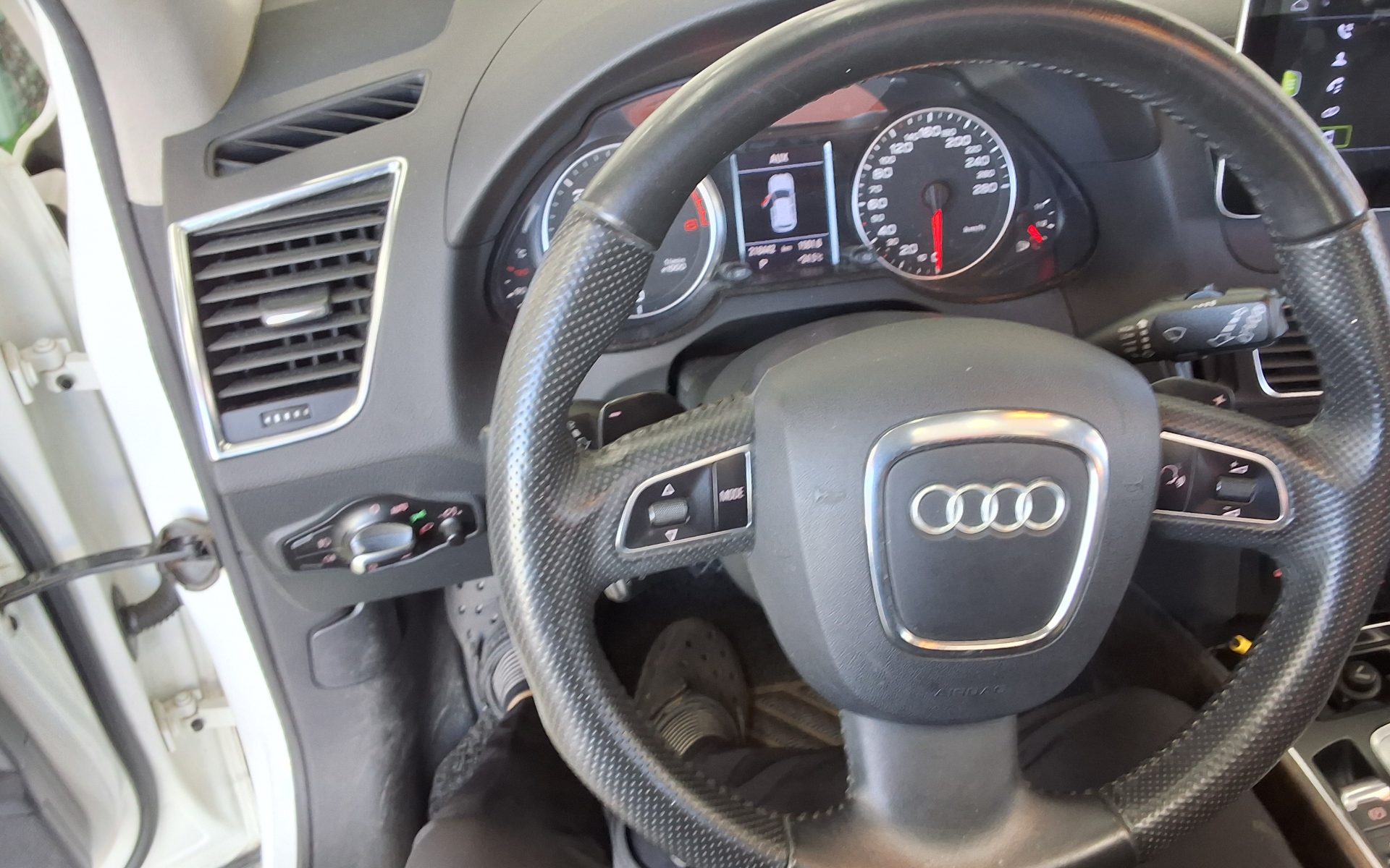 AUDI Q5 2.0 TDI QUATTRO DYNAMIC 2009 - zdjęcie 17