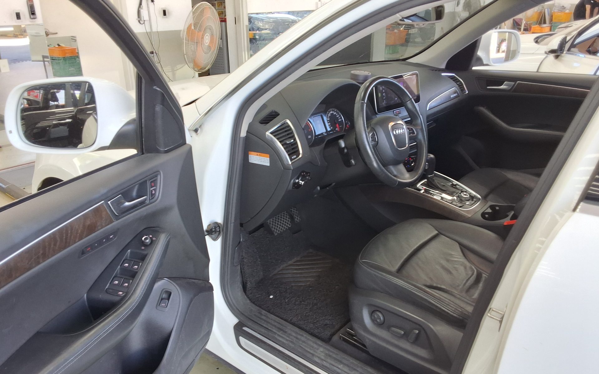 AUDI Q5 2.0 TDI QUATTRO DYNAMIC 2009 - zdjęcie 10