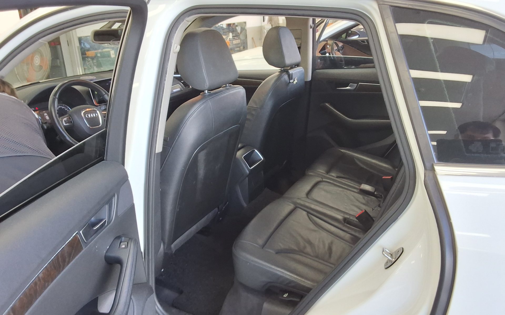AUDI Q5 2.0 TDI QUATTRO DYNAMIC 2009 - zdjęcie 12