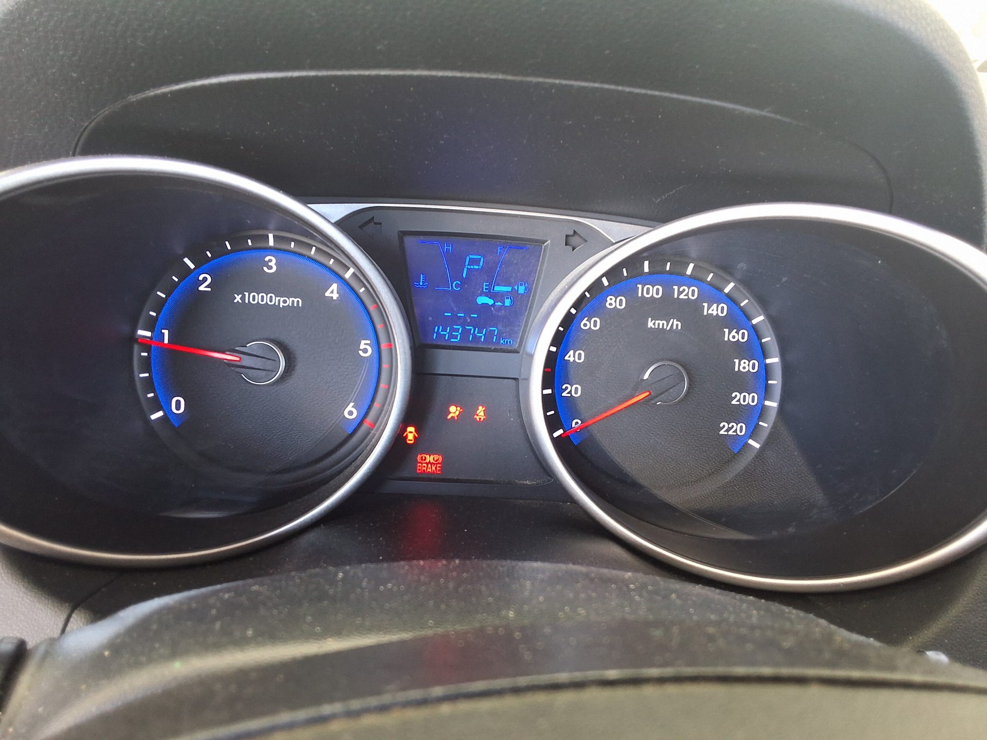 HYUNDAI NEW TUCSON ix DIESEL R2.0 2WD MODERN 2015 - zdjęcie 10
