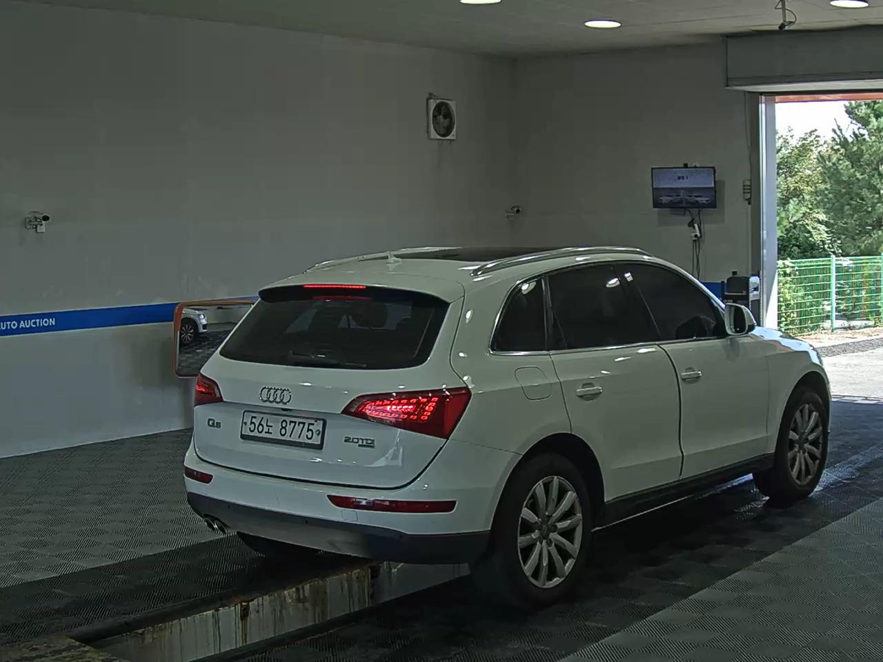 AUDI Q5 2.0 TDI QUATTRO DYNAMIC 2009 - zdjęcie 5