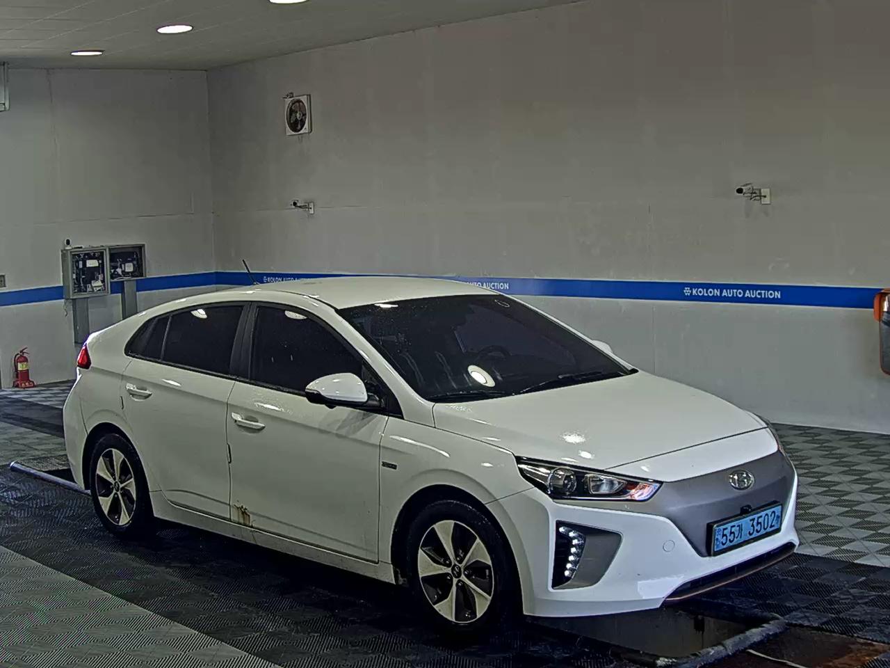 HYUNDAI IONIQ ELECTRIC I 2018 - zdjęcie 3