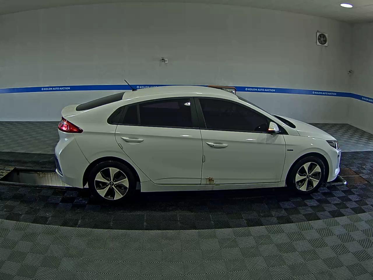 HYUNDAI IONIQ ELECTRIC I 2018 - zdjęcie 4