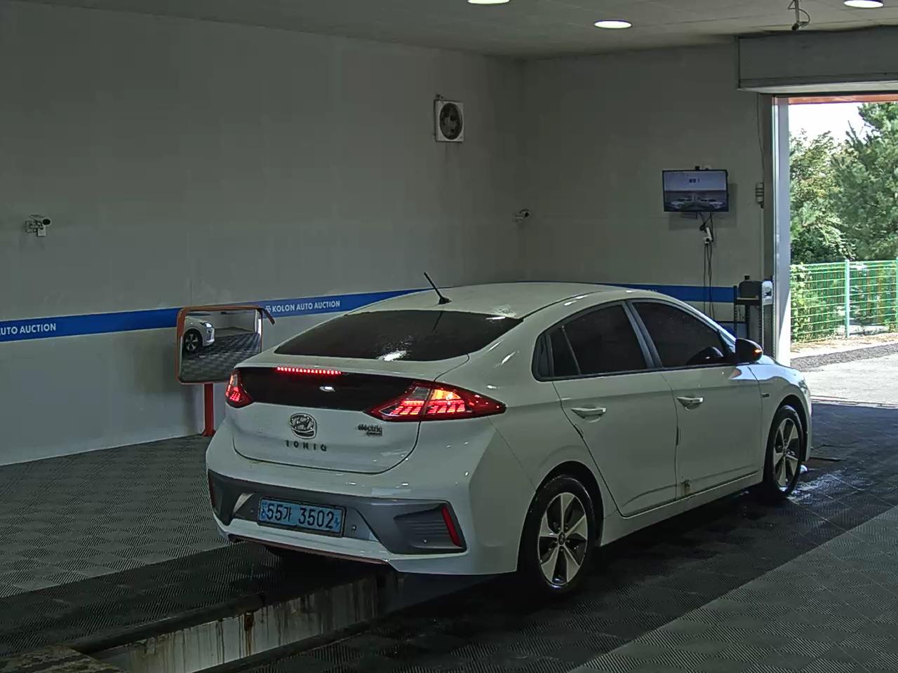 HYUNDAI IONIQ ELECTRIC I 2018 - zdjęcie 5