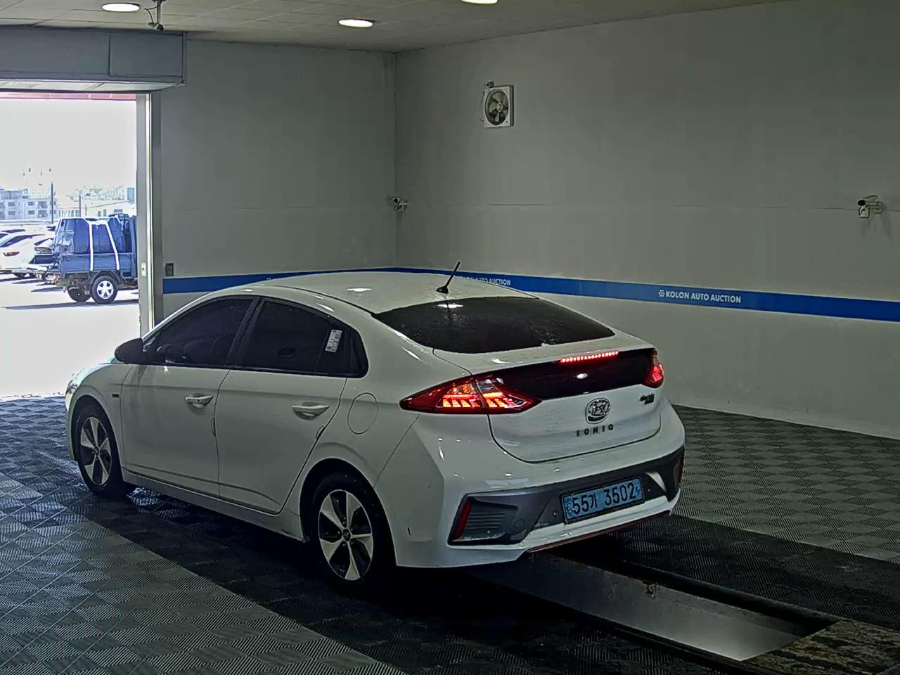 HYUNDAI IONIQ ELECTRIC I 2018 - zdjęcie 6
