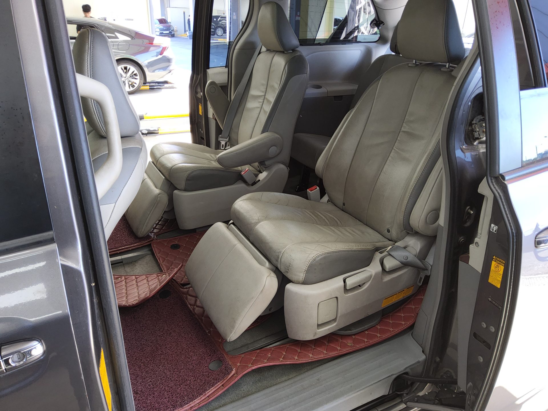 TOYOTA SIENNA (3RD GEN) 3.5 AWD 2014 - zdjęcie 12