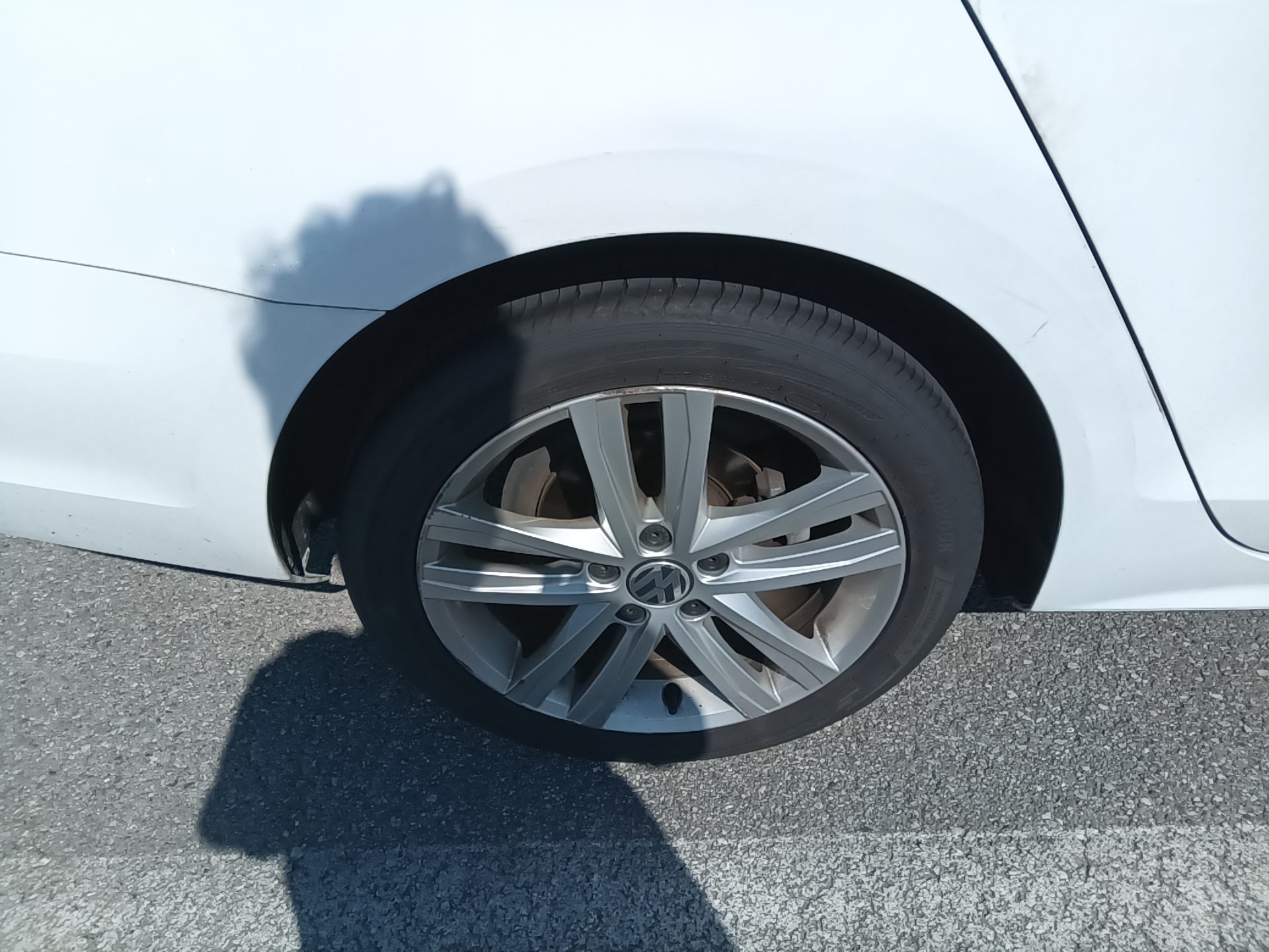 VOLKSWAGEN JETTA (6TH GEN) 2.0 TDI BLUEMOTION PREMIUM 2015 - zdjęcie 26