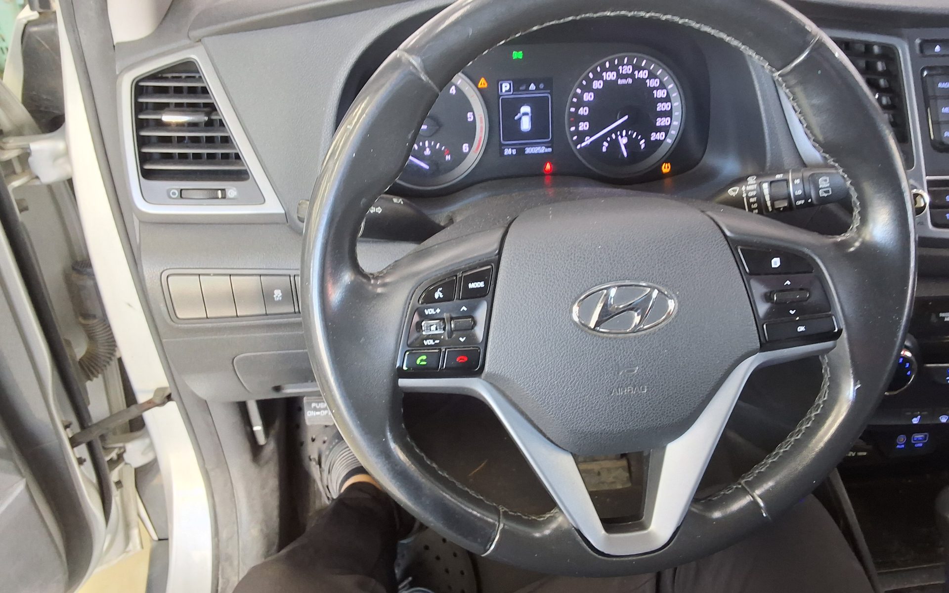 HYUNDAI ALL NEW TUCSON DIESEL R2.0 2WD SMART 2018 - zdjęcie 17
