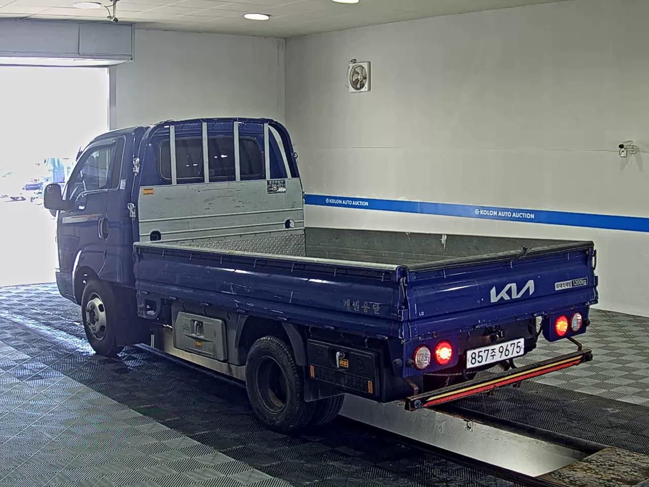 KIA THE NEW BONGO III CARGO 1.2 TON KING CAB EXTRA LONG WHEELBASE GL 2023 - zdjęcie 6