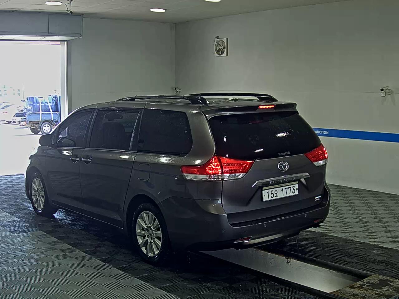 TOYOTA SIENNA (3RD GEN) 3.5 AWD 2014 - zdjęcie 6