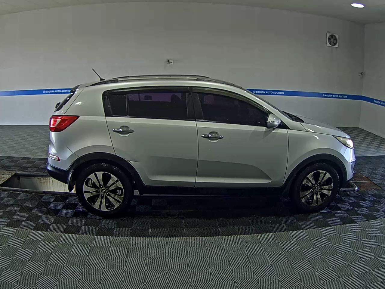 KIA SPORTAGE R DIESEL R2.0 4WD TLX LUXURY MODEL 2011 - zdjęcie 4