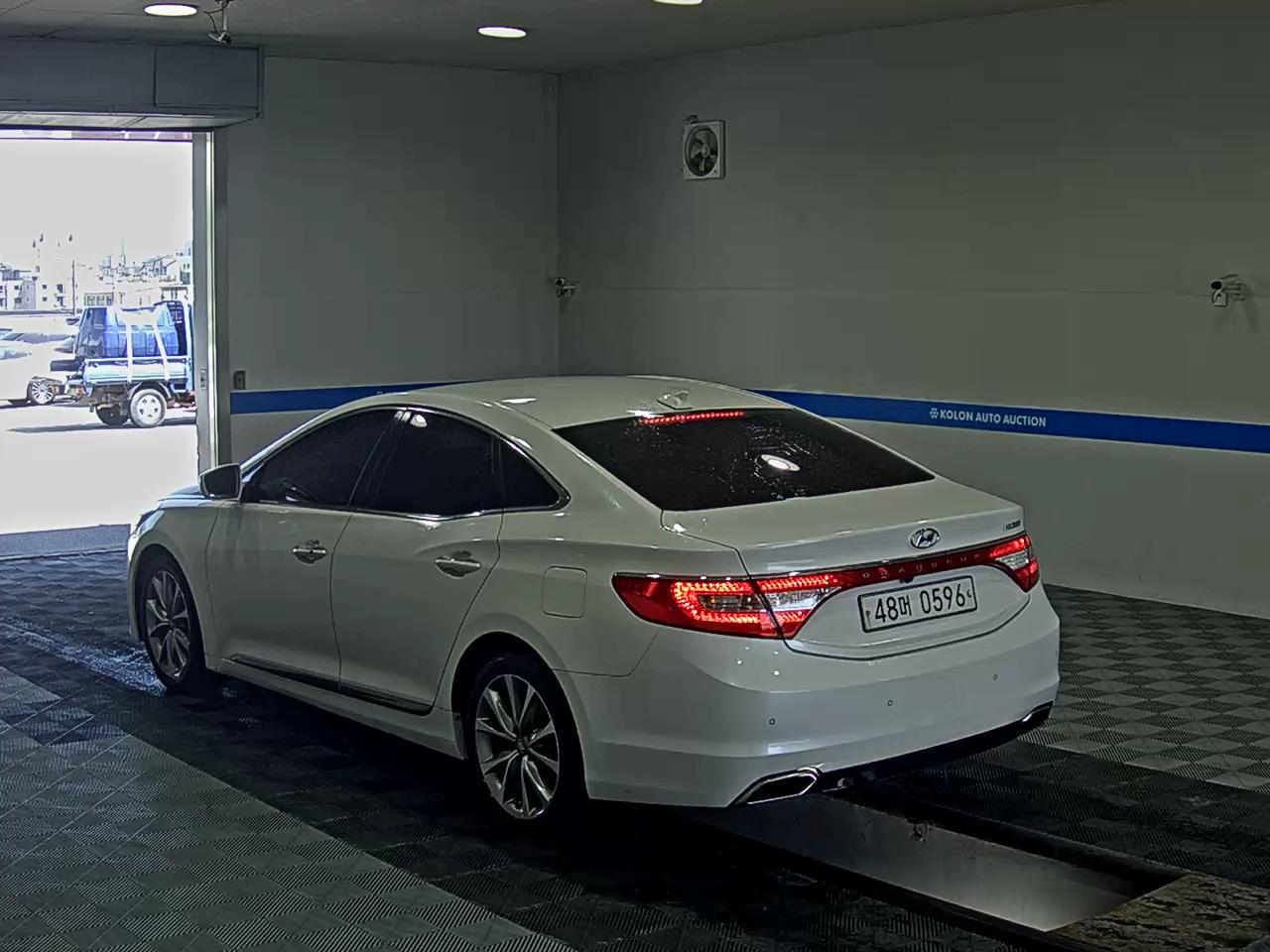 HYUNDAI GRANDEUR HG HG 300 PREMIUM 2016 - zdjęcie 6