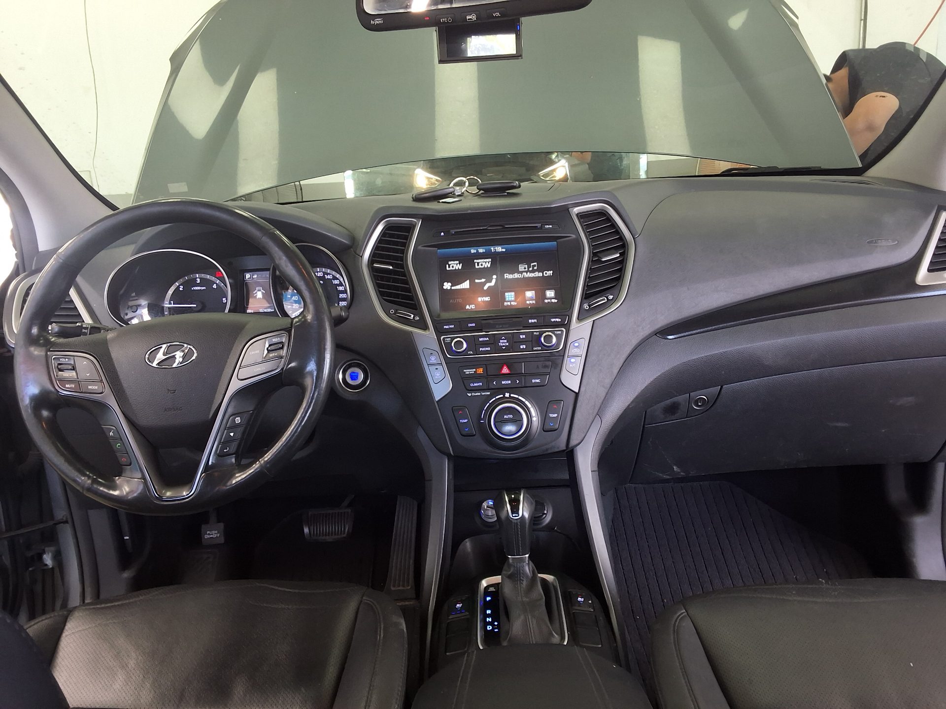 HYUNDAI SANTA FE THE PRIME DIESEL R2.0 2WD PREMIUM 2017 - zdjęcie 12