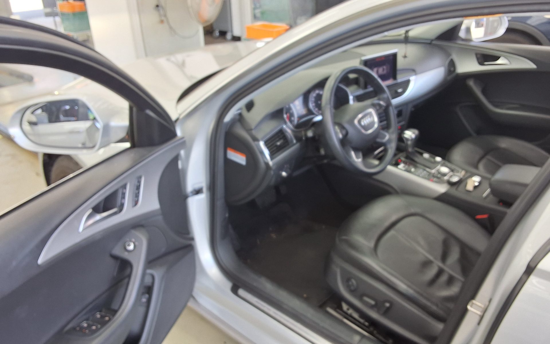 AUDI A6 (4TH GEN) 2.0 TFSI 2012 - zdjęcie 10