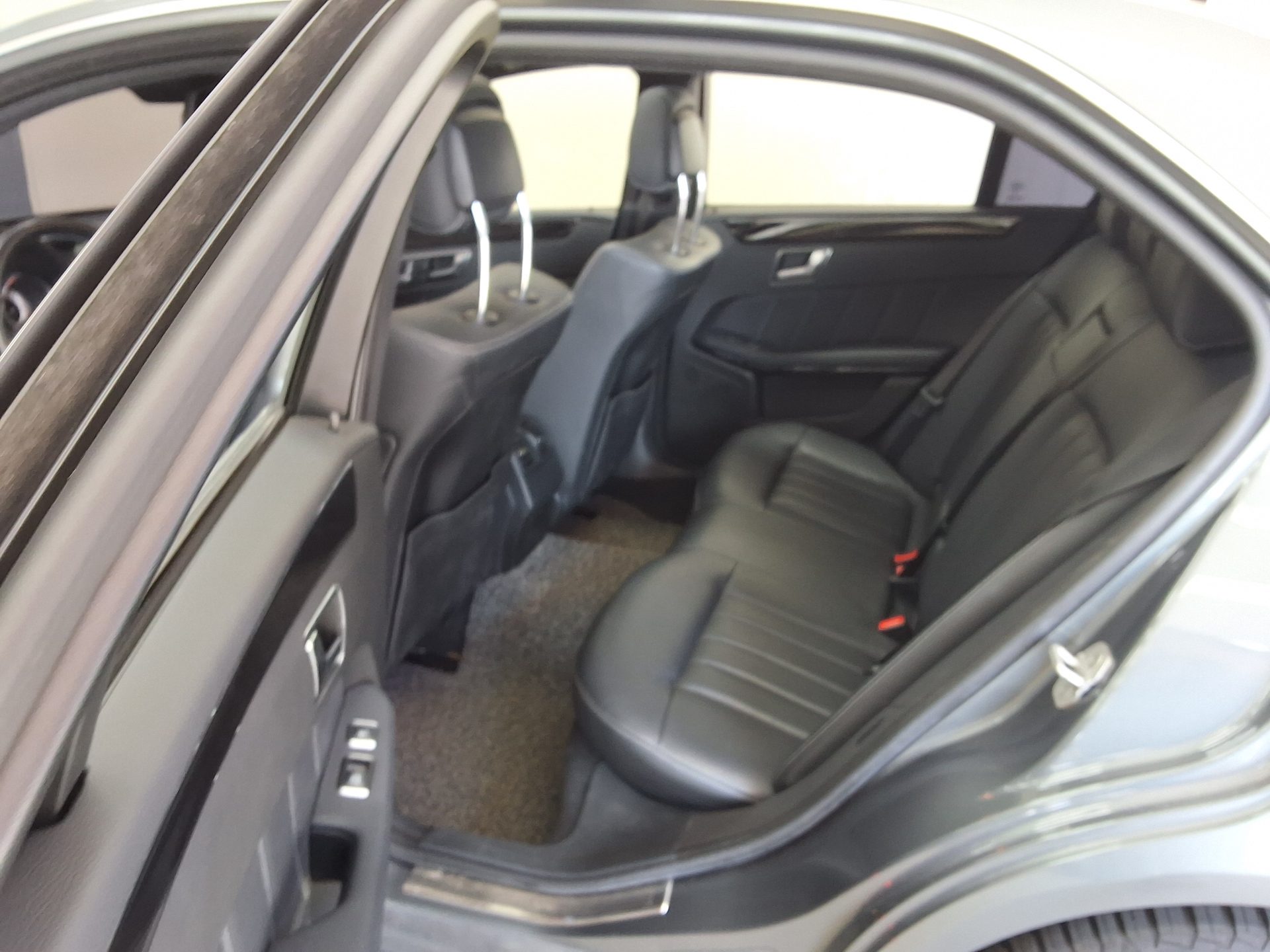 MERCEDES-BENZ E-CLASS (4TH GEN) E250 CDI BLUETEC 4MATIC AVANTGARDE 2016 - zdjęcie 13