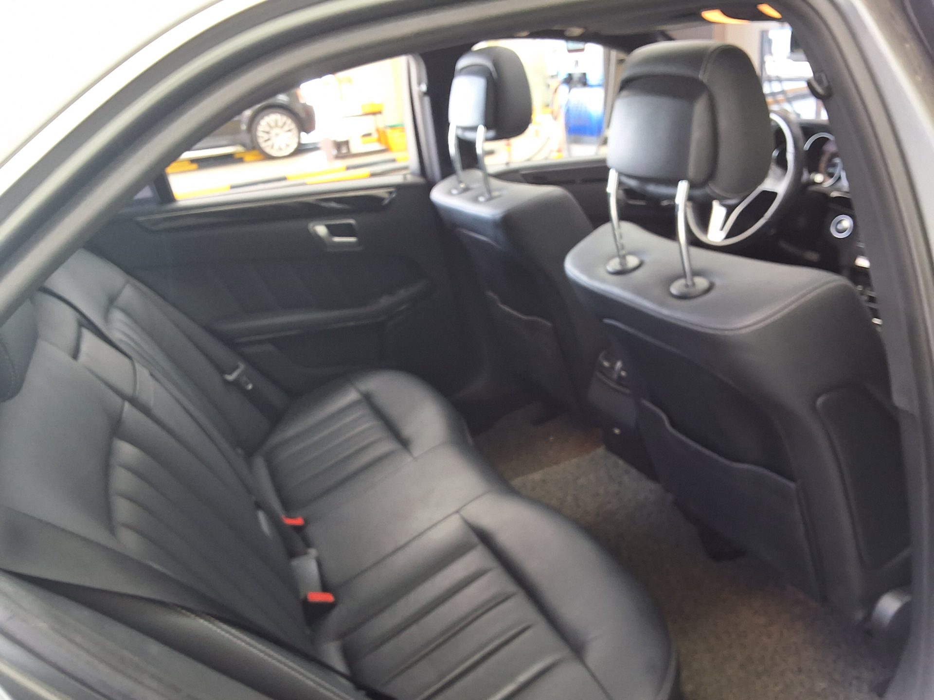 MERCEDES-BENZ E-CLASS (4TH GEN) E250 CDI BLUETEC 4MATIC AVANTGARDE 2016 - zdjęcie 14