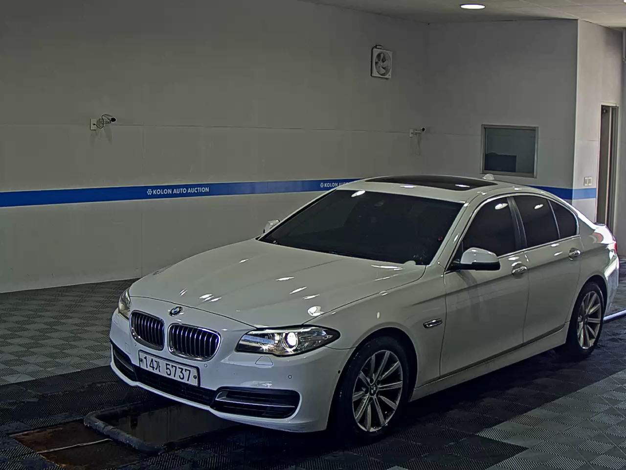 BMW 5 SERIES (6TH GEN) 528i 2014 - zdjęcie 2