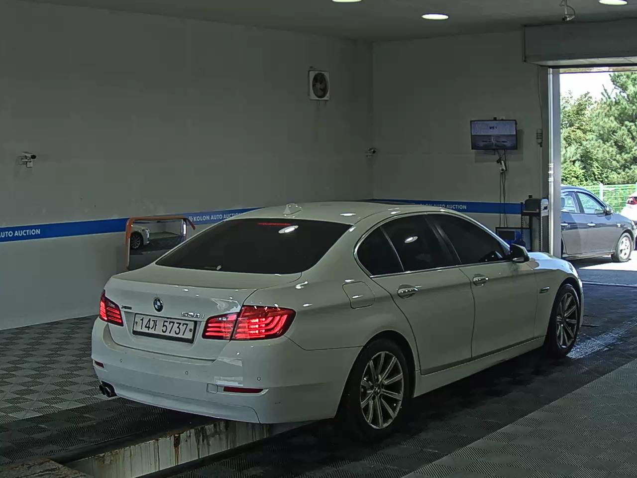 BMW 5 SERIES (6TH GEN) 528i 2014 - zdjęcie 5