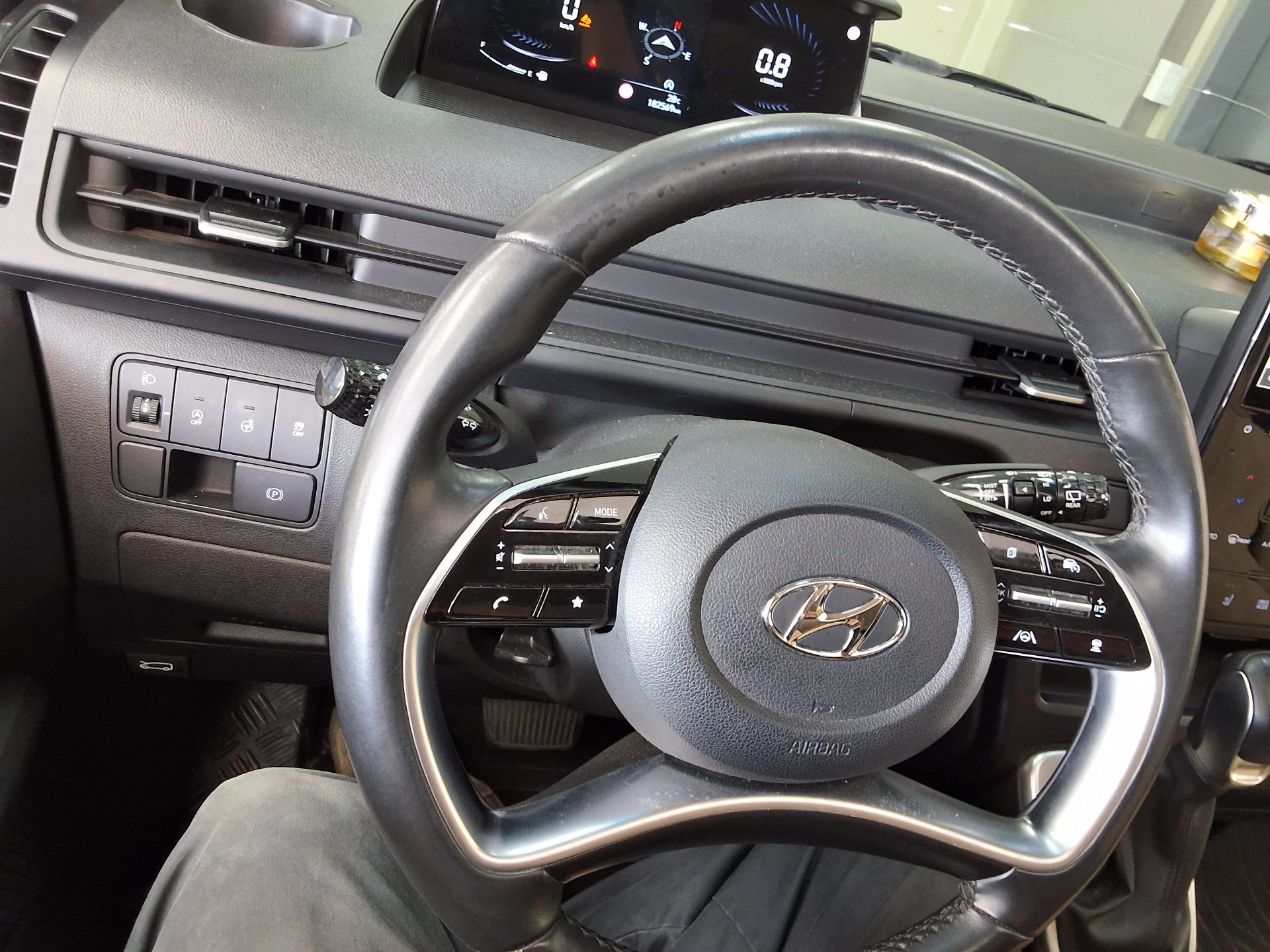 HYUNDAI STARIA 2.2 DIESEL TOURER 9-SEATER 2WD MODERN 2022 - zdjęcie 23