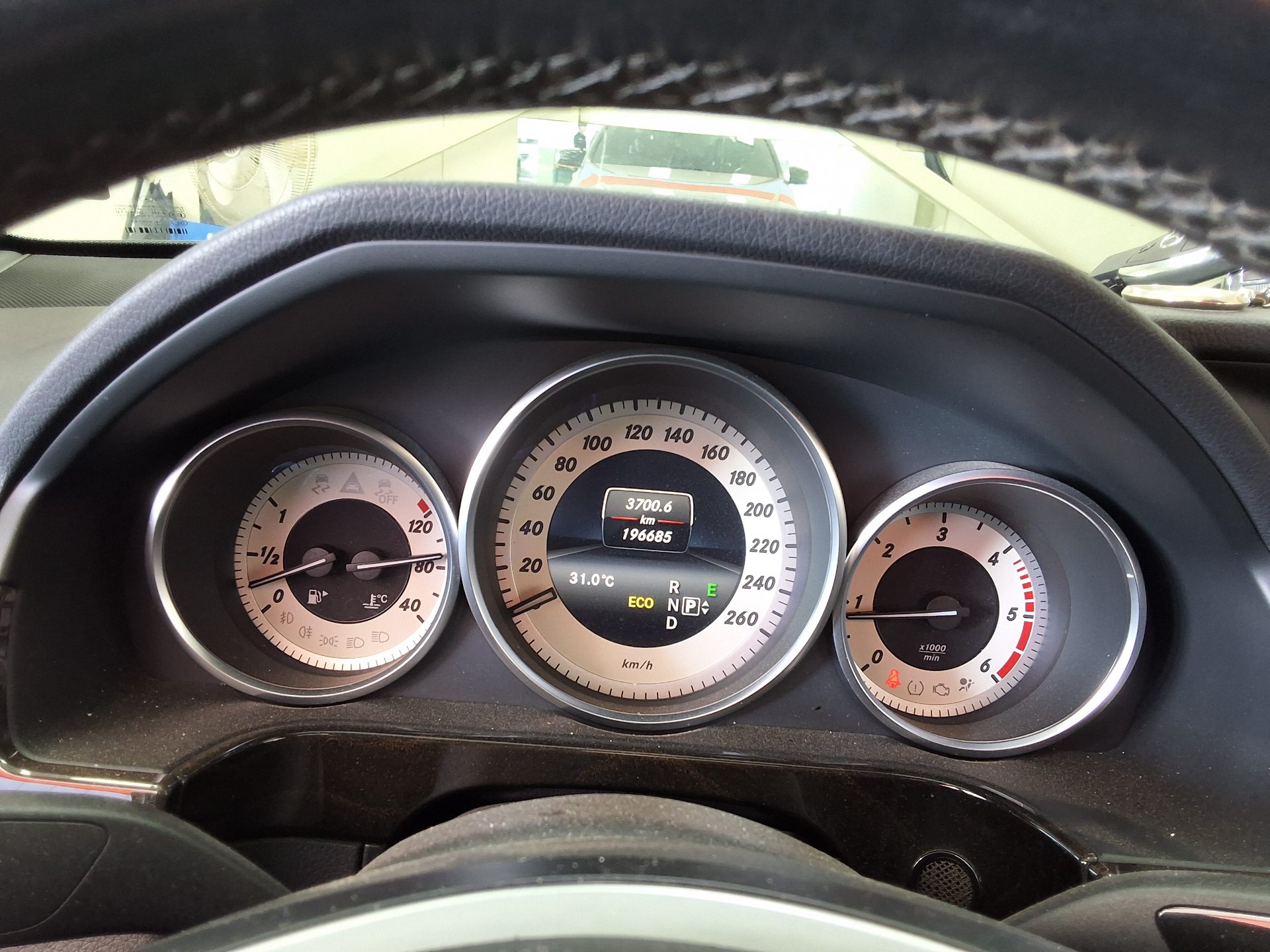 MERCEDES-BENZ E-CLASS (4TH GEN) E250 CDI 4MATIC 2014 - zdjęcie 10