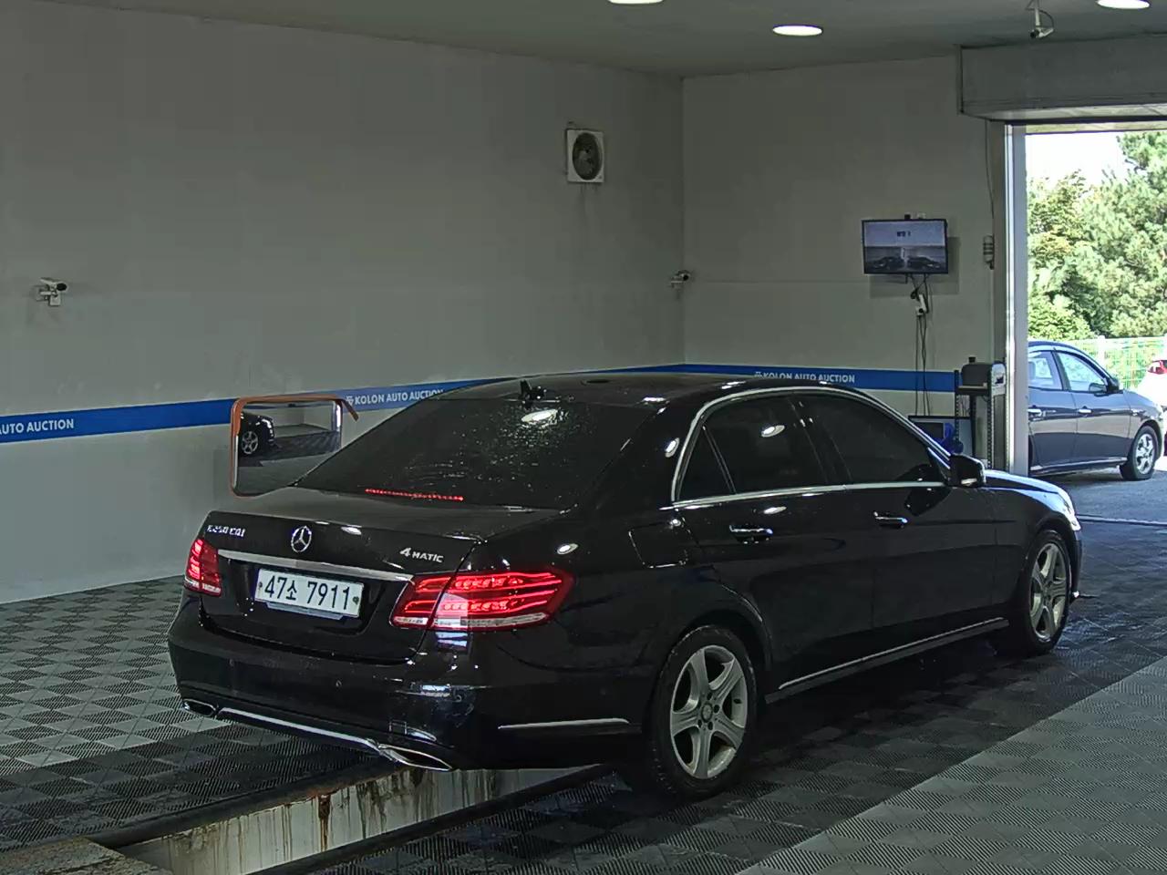 MERCEDES-BENZ E-CLASS (4TH GEN) E250 CDI 4MATIC 2014 - zdjęcie 5