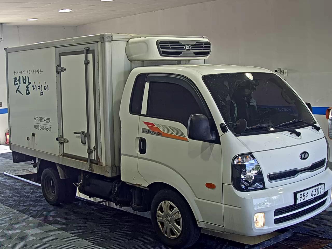 KIA BONGO III CARGO FREEZER BOX TRUCK 1 TON KING CAB 2017 - zdjęcie 3