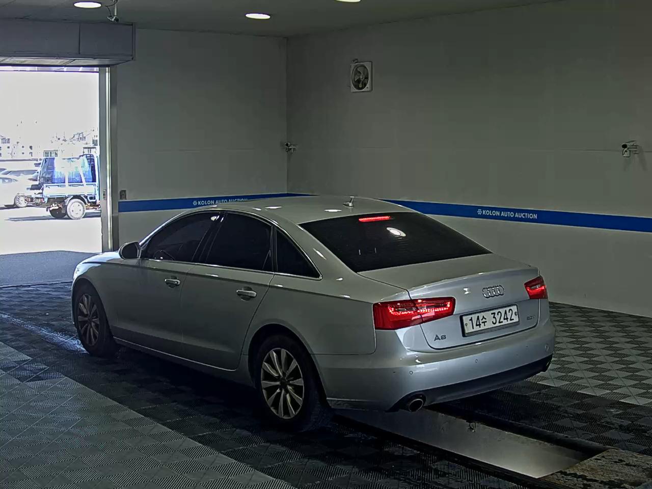 AUDI A6 (4TH GEN) 2.0 TFSI 2012 - zdjęcie 6