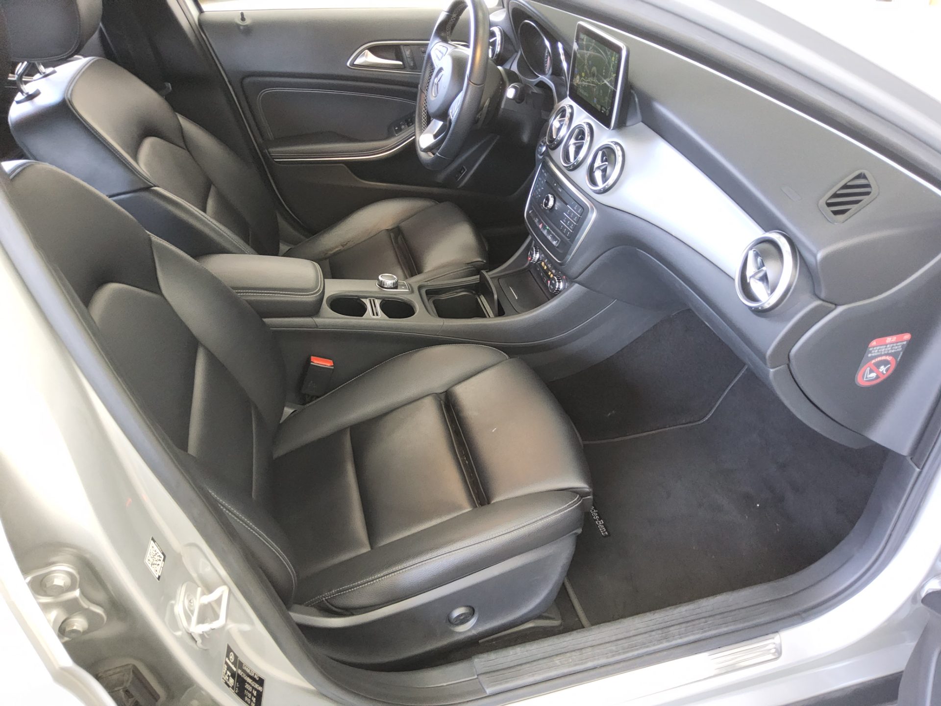 MERCEDES-BENZ GLA-CLASS GLA 200 d 2016 - zdjęcie 14