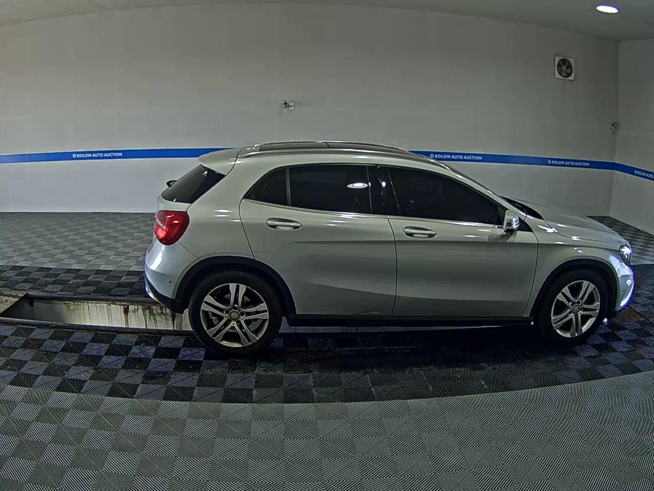 MERCEDES-BENZ GLA-CLASS GLA 200 d 2016 - zdjęcie 4