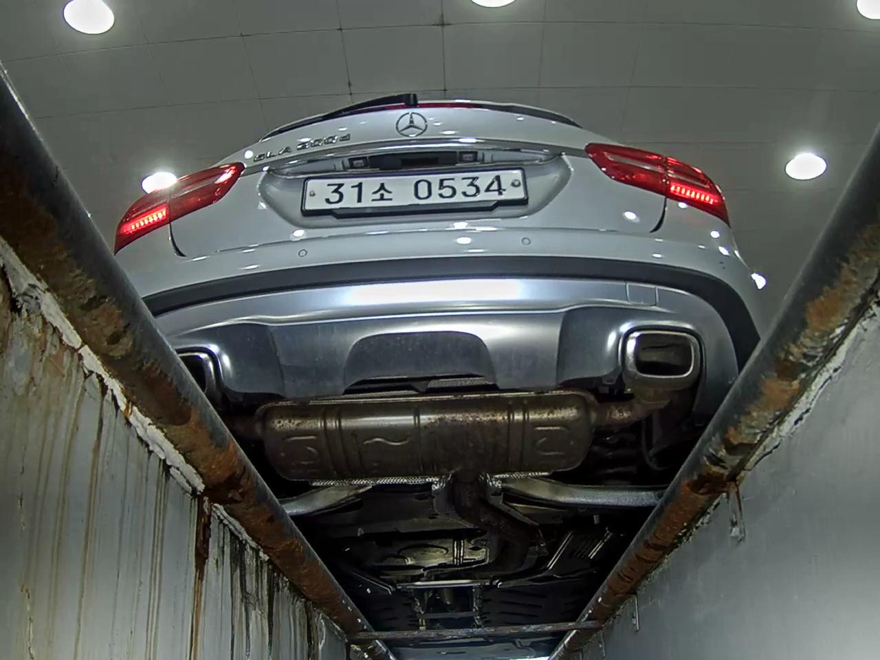 MERCEDES-BENZ GLA-CLASS GLA 200 d 2016 - zdjęcie 8