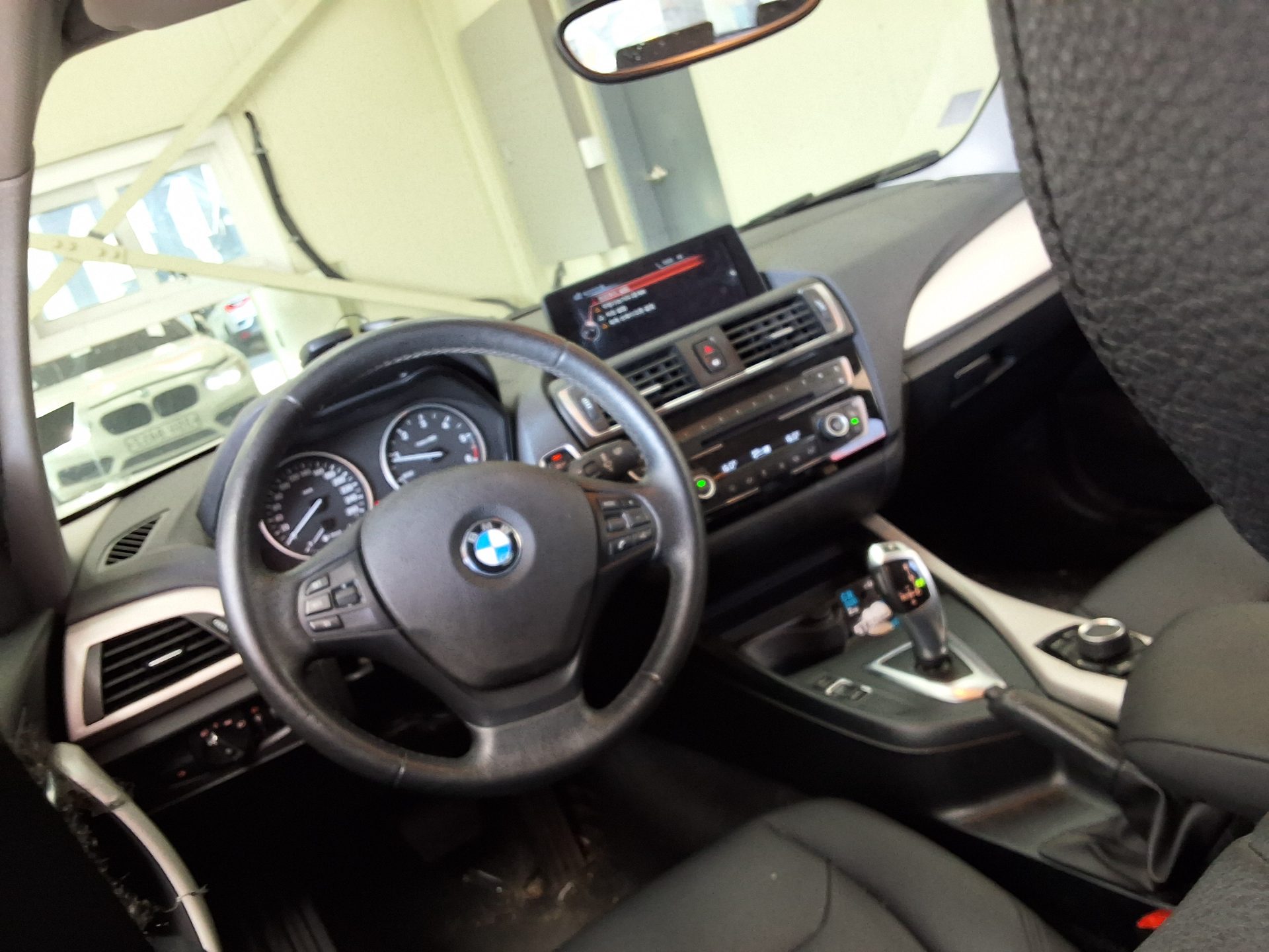 BMW 1 SERIES (2ND GEN) 5-DOOR 118d JOY 2017 - zdjęcie 12