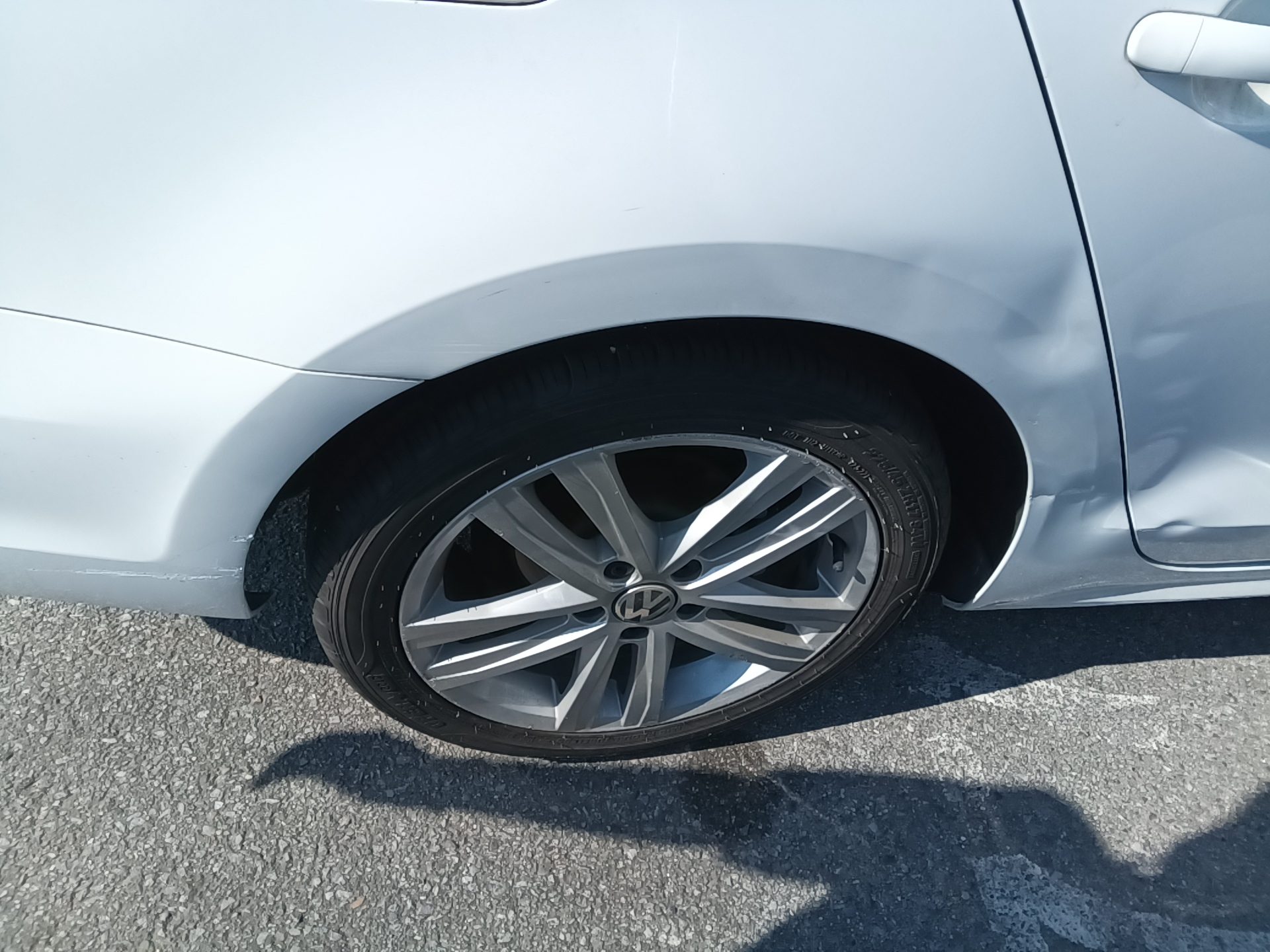 VOLKSWAGEN JETTA (6TH GEN) 2.0 TDI BLUEMOTION PREMIUM 2015 - zdjęcie 27