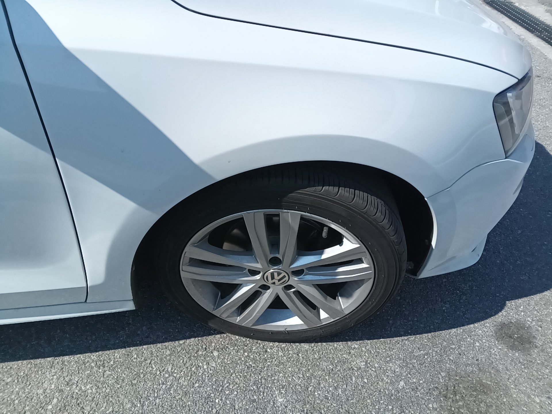 VOLKSWAGEN JETTA (6TH GEN) 2.0 TDI BLUEMOTION PREMIUM 2015 - zdjęcie 26