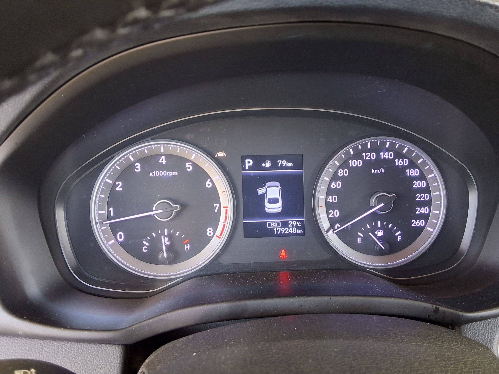 HYUNDAI GRANDEUR IG 2.4 GDi PREMIUM 2019 - zdjęcie 9