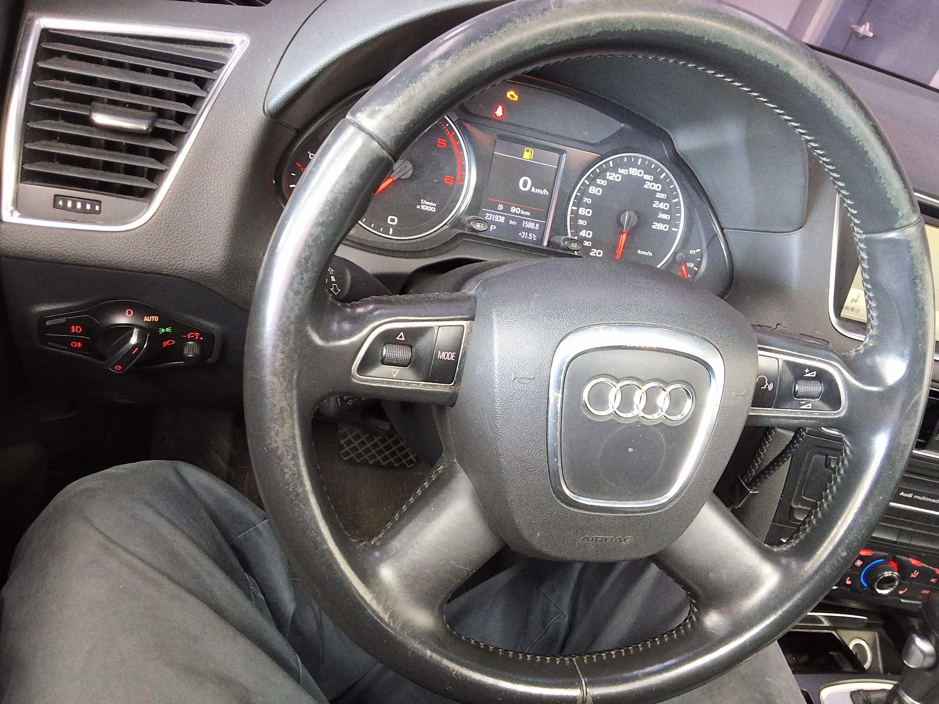 AUDI Q5 2.0 TDI QUATTRO 2011 - zdjęcie 23