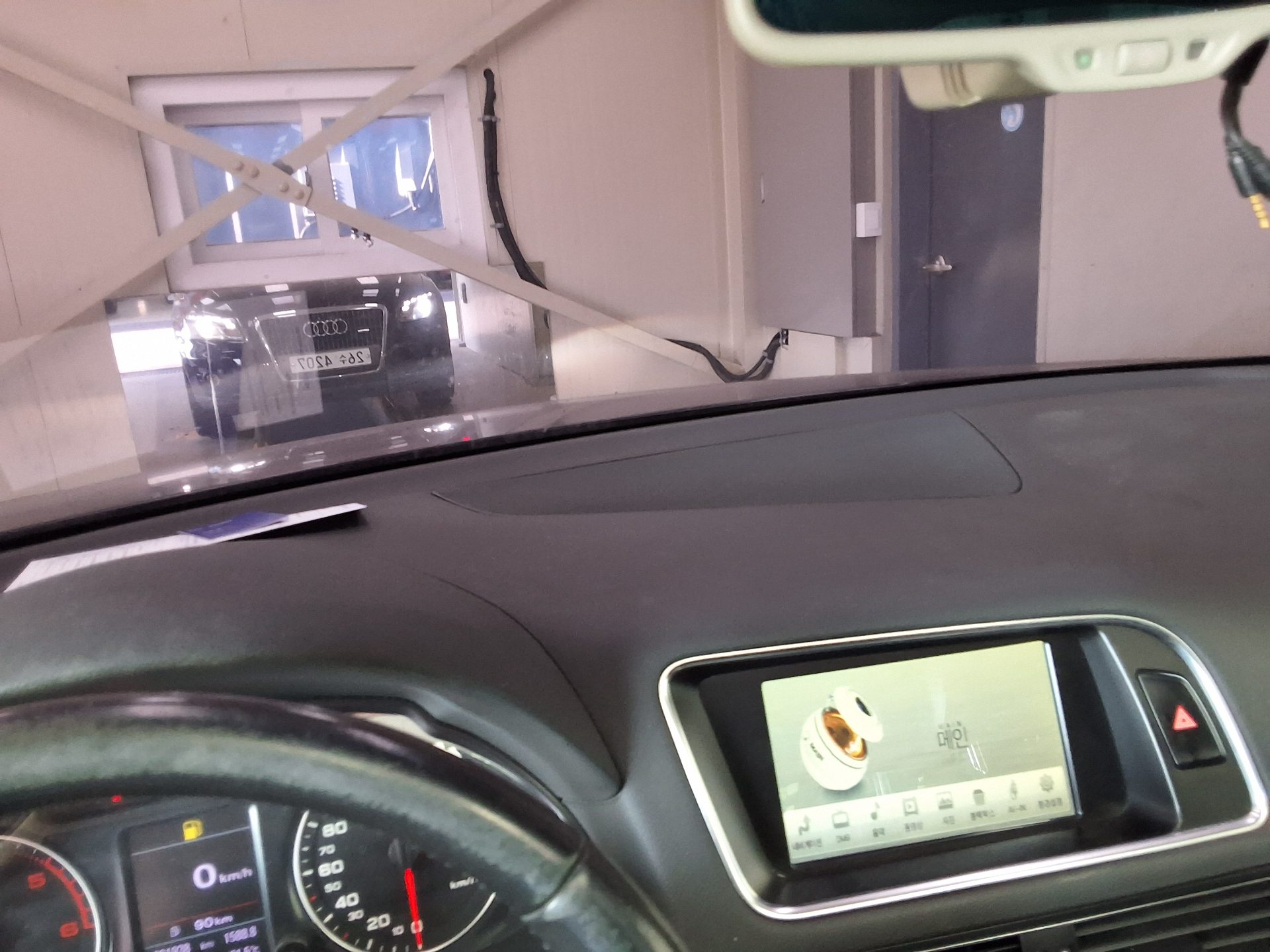 AUDI Q5 2.0 TDI QUATTRO 2011 - zdjęcie 25