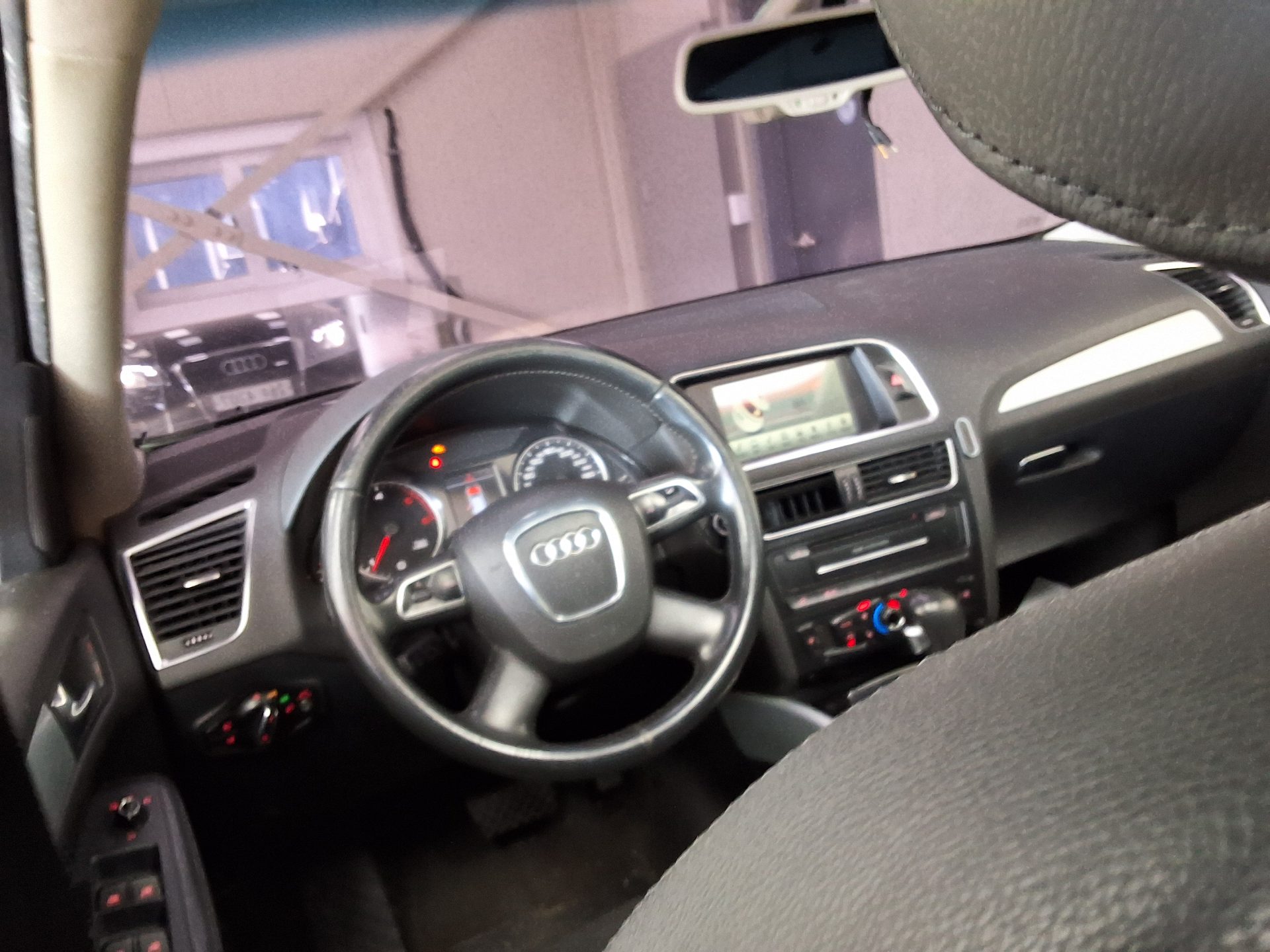 AUDI Q5 2.0 TDI QUATTRO 2011 - zdjęcie 12
