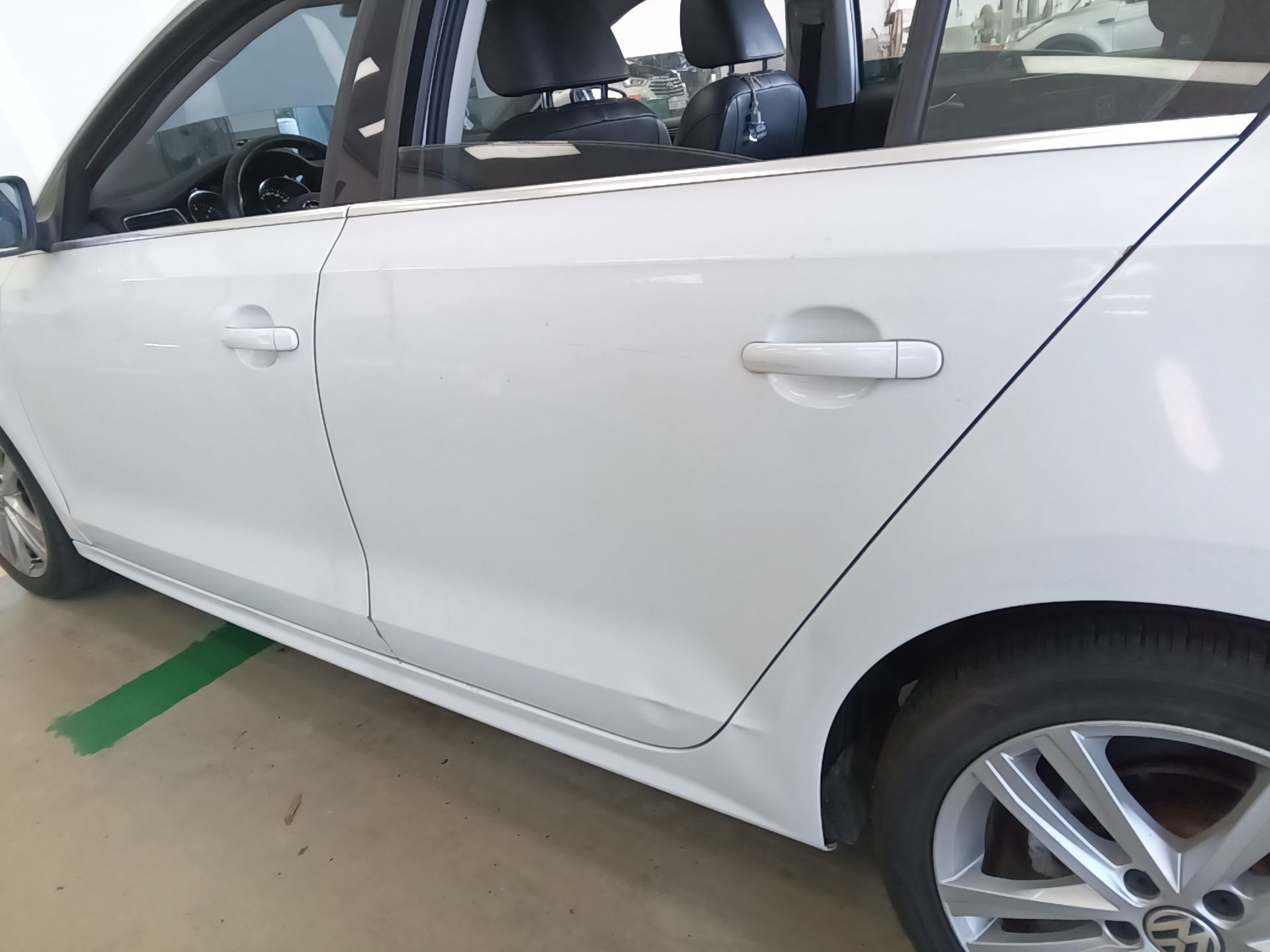 VOLKSWAGEN JETTA (6TH GEN) 2.0 TDI BLUEMOTION PREMIUM 2015 - zdjęcie 31