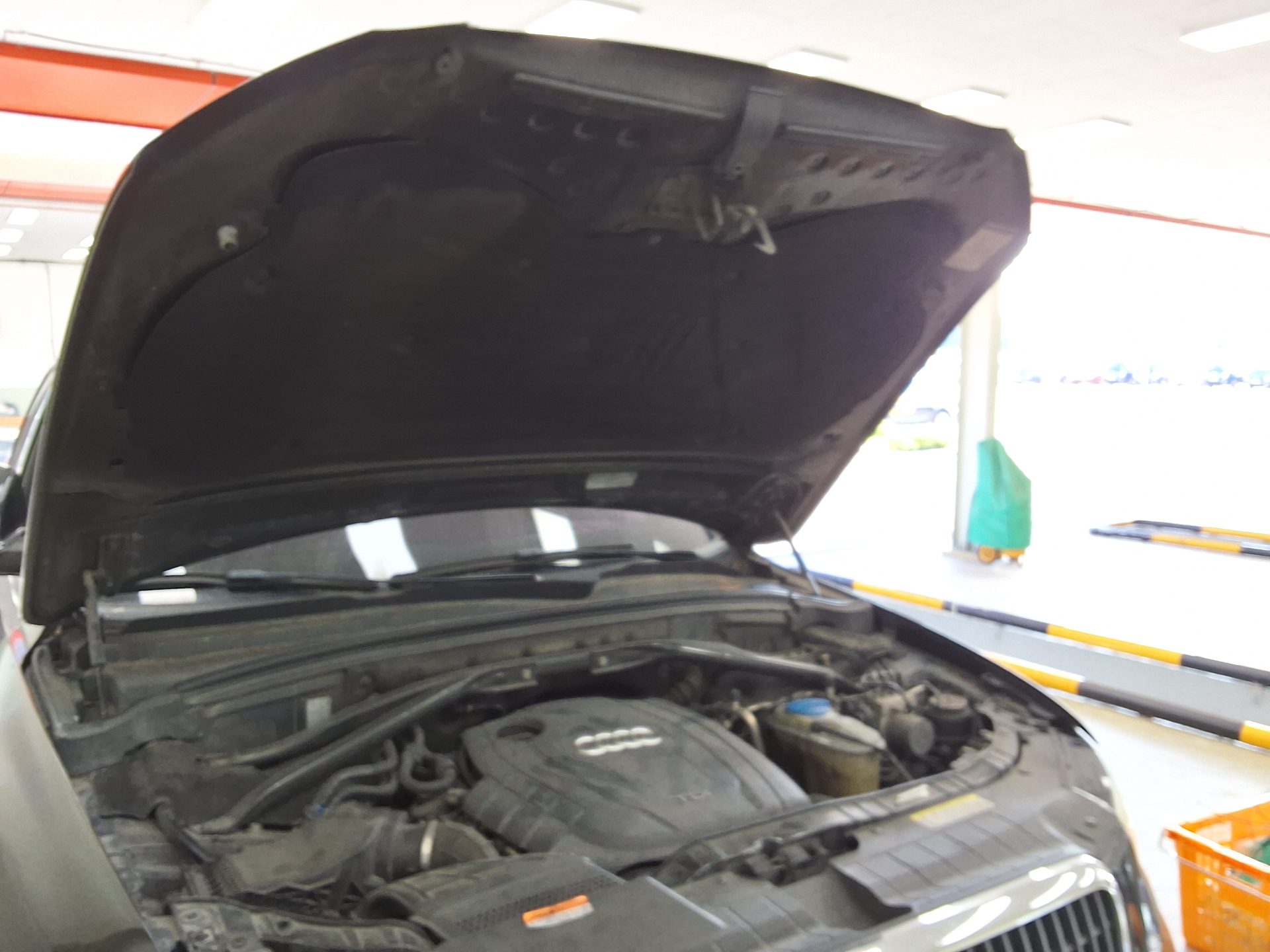 AUDI Q5 2.0 TDI QUATTRO 2011 - zdjęcie 18