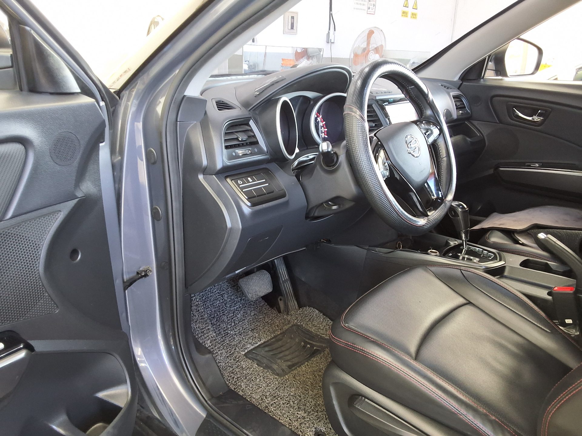 KG MOBILITY (SSANGYONG) TIVOLI AIR DIESEL 2WD IX 2018 - zdjęcie 10