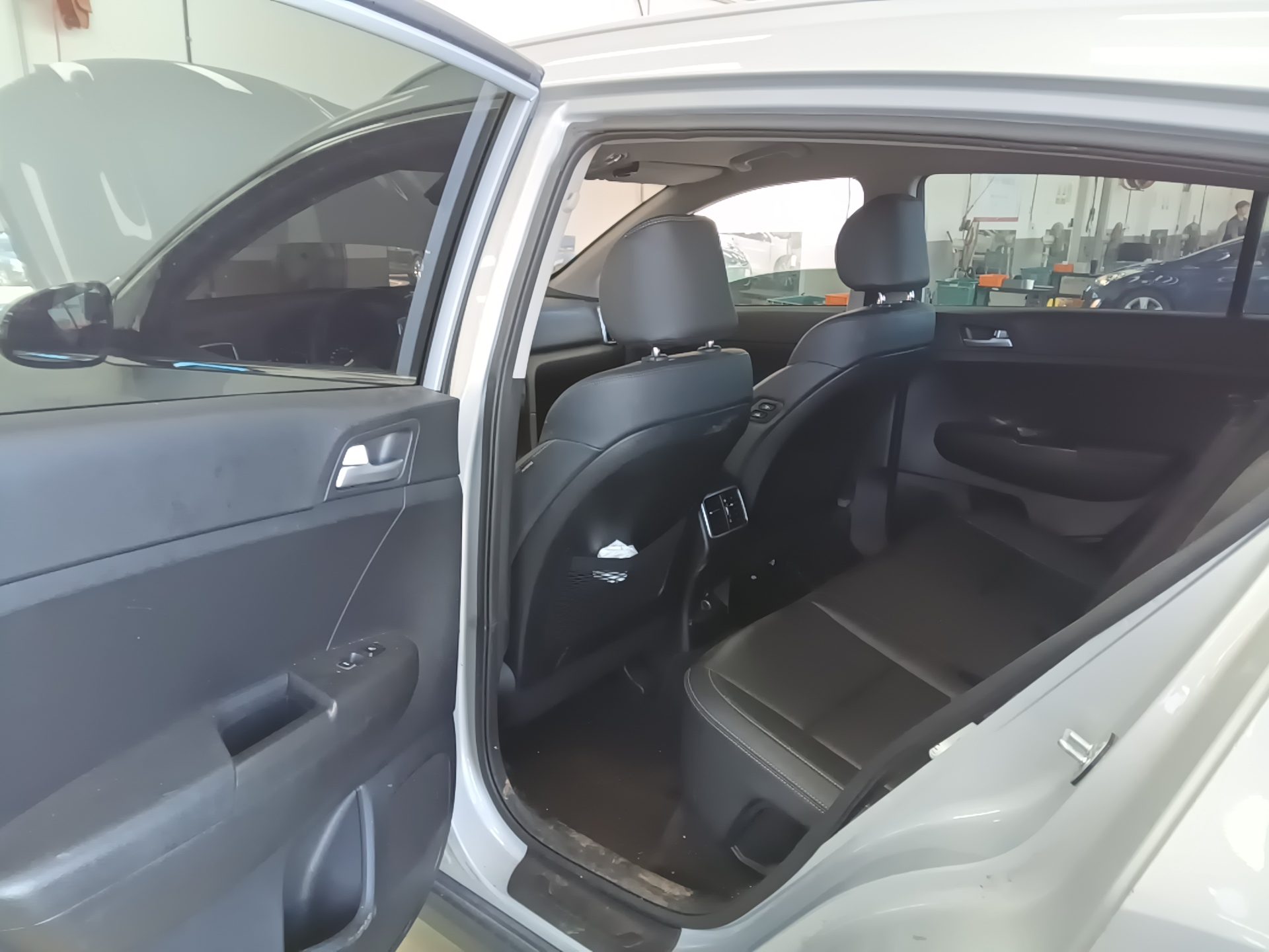 KIA SPORTAGE THE BOLD R2.0 DIESEL 2WD PRESTIGE 2019 - zdjęcie 12