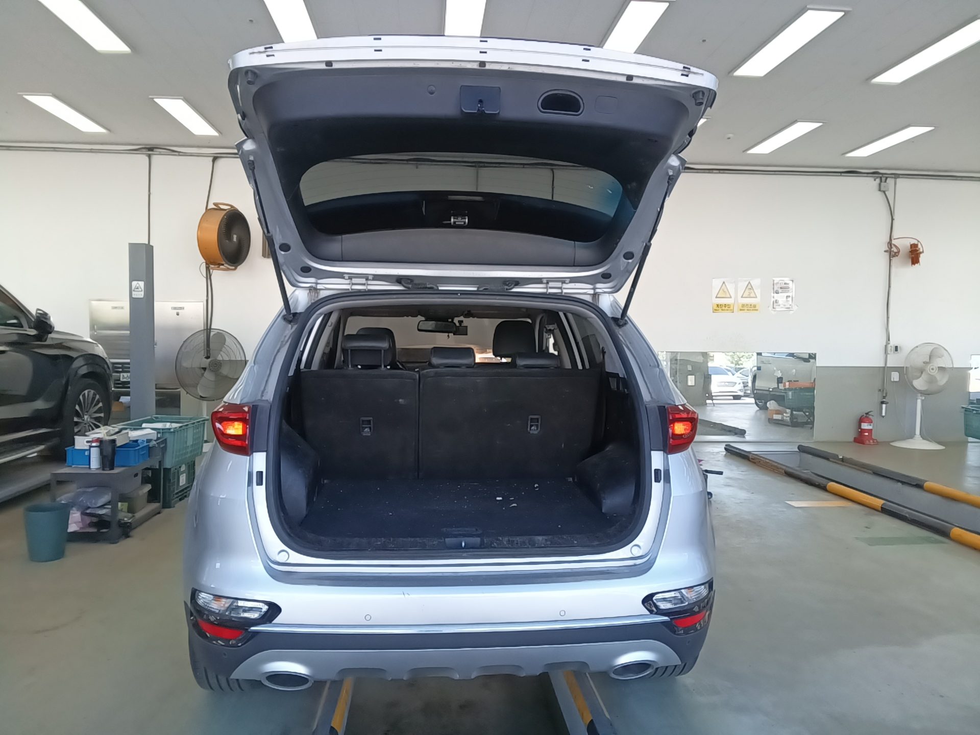 KIA SPORTAGE THE BOLD R2.0 DIESEL 2WD PRESTIGE 2019 - zdjęcie 15