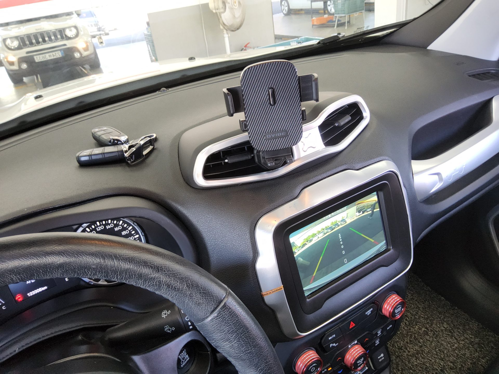 JEEP RENEGADE 2.4 GASOLINE LONGITUDE 2021 - zdjęcie 17
