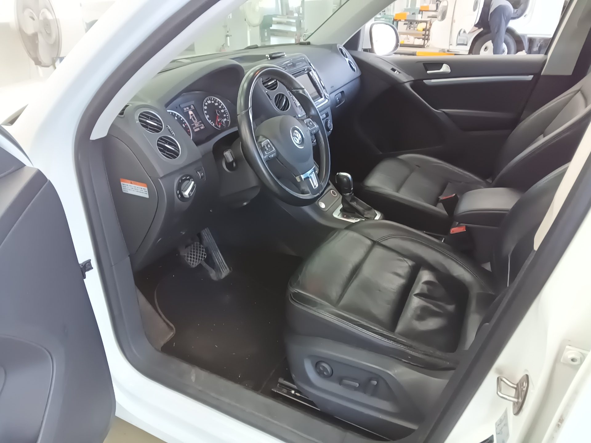 VOLKSWAGEN TIGUAN 2.0 TDI BLUEMOTION 2016 - zdjęcie 10