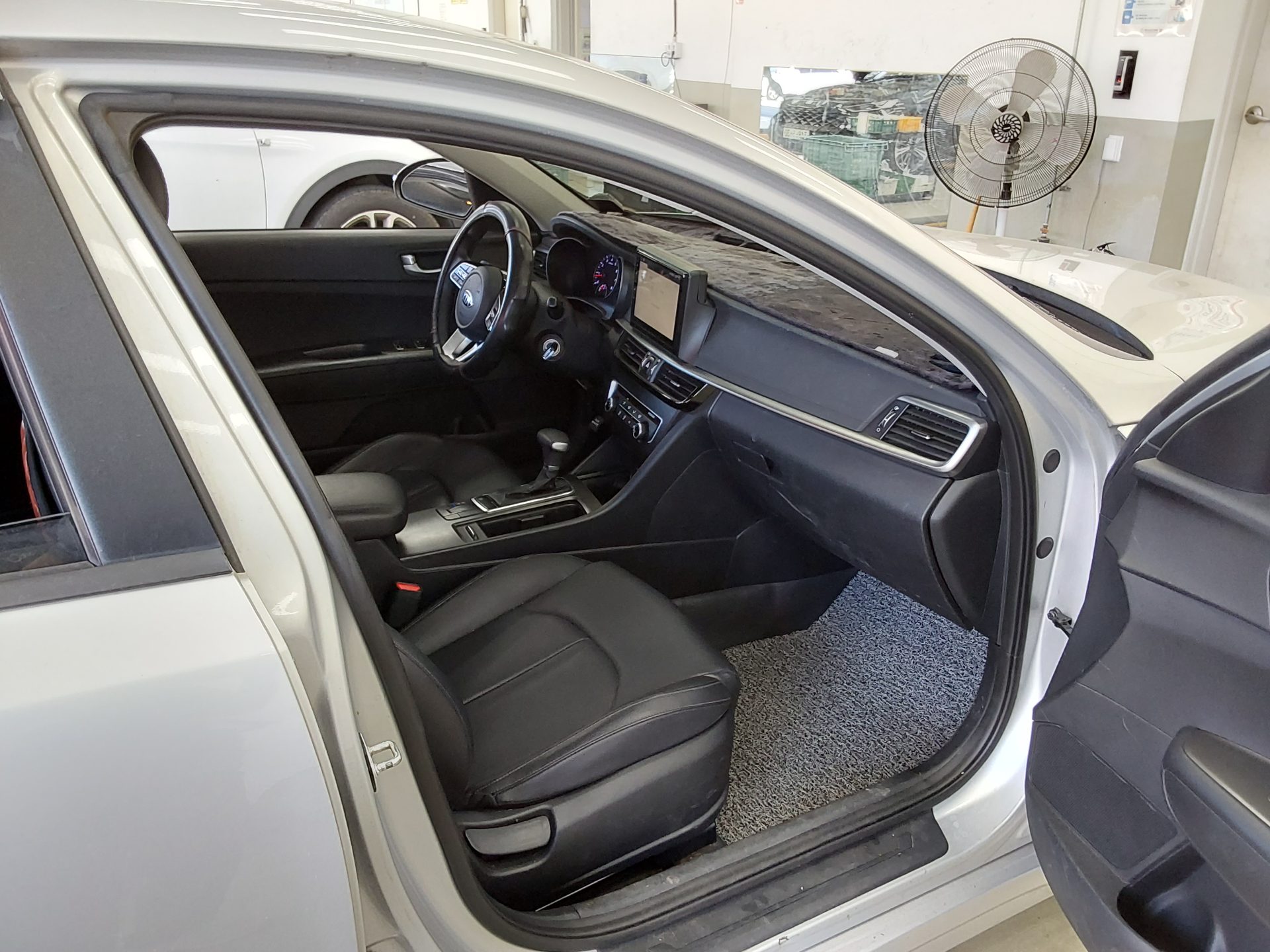 KIA NEW NEW K5 2.0 LPI TAXI DELUXE 2019 - zdjęcie 14