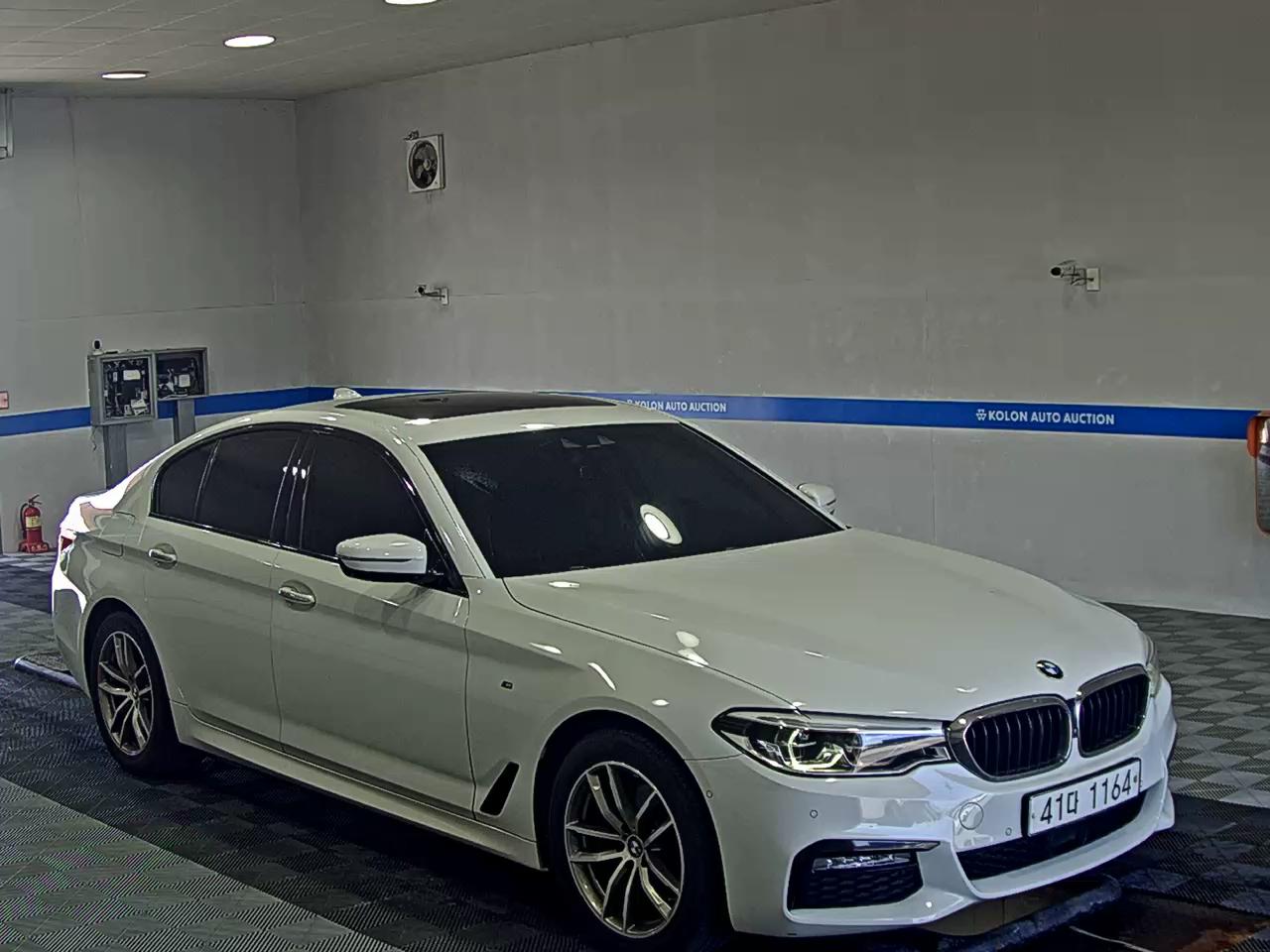 BMW 5 SERIES (7TH GEN) 520d M SPORT PACK PLUS 2017 - zdjęcie 3