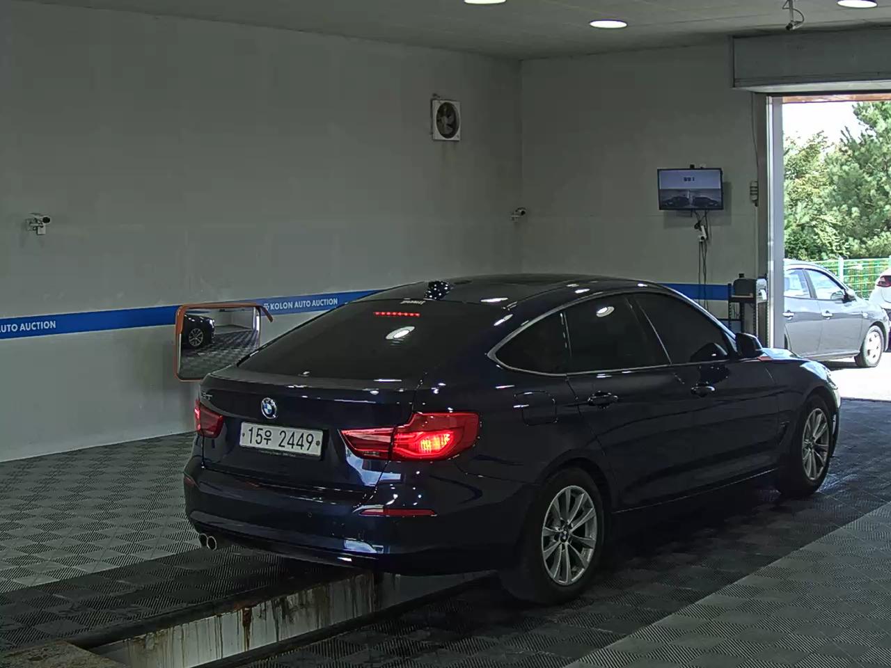 BMW GRAN TURISMO (GT) 3 SERIES GT 320d 2017 - zdjęcie 5