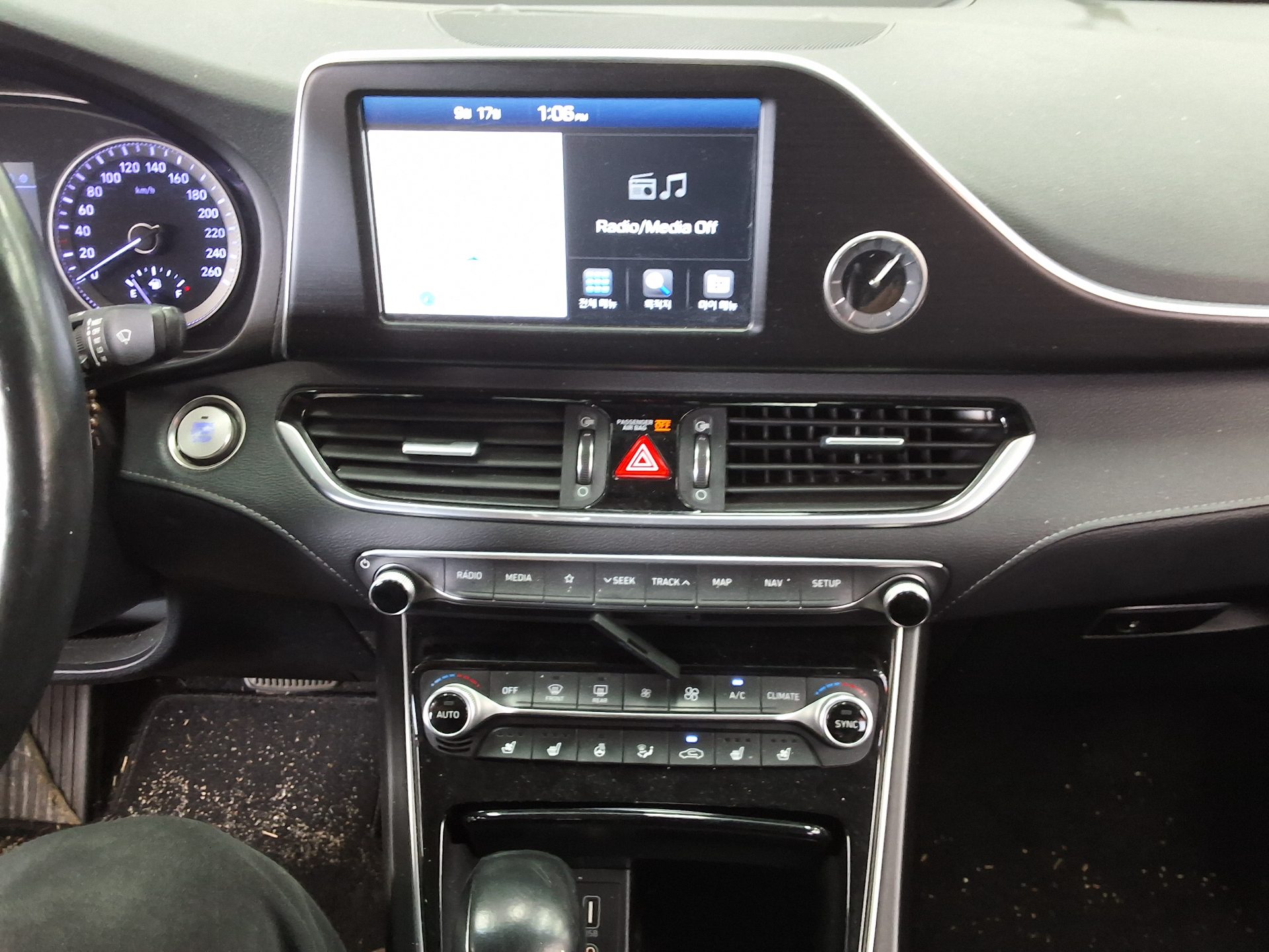 HYUNDAI GRANDEUR IG 3.0 LPi RENTAL CAR MODERN 2018 - zdjęcie 24