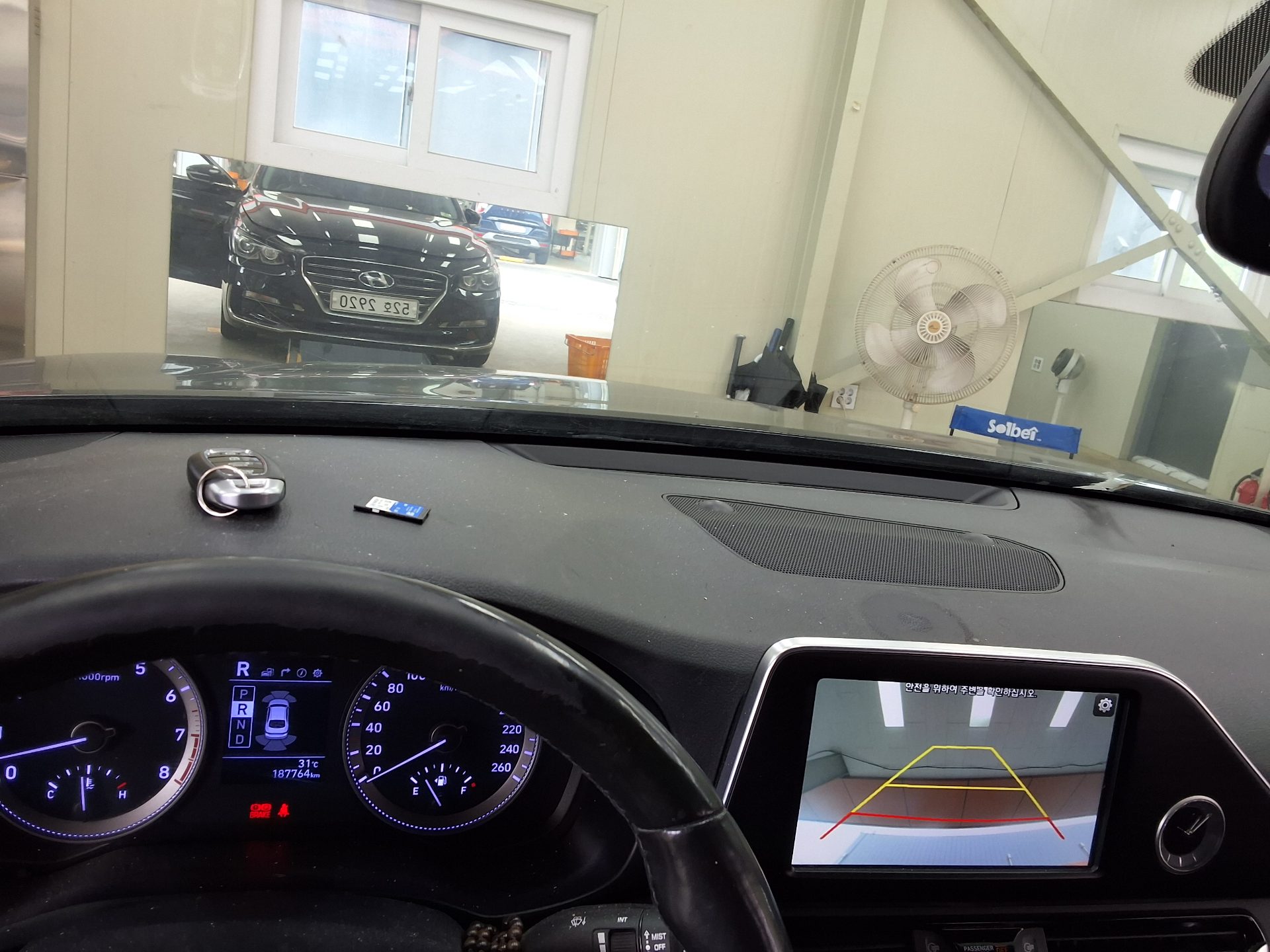 HYUNDAI GRANDEUR IG 3.0 LPi RENTAL CAR MODERN 2018 - zdjęcie 25