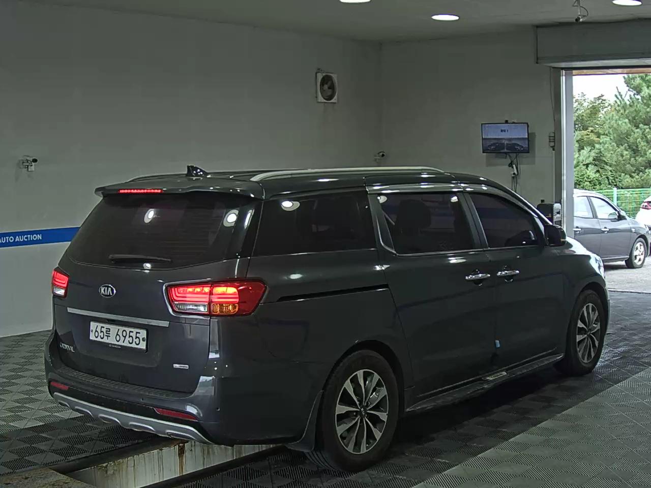 KIA ALL NEW CARNIVAL 9-SEATER DIESEL LUXURY 2015 - zdjęcie 5